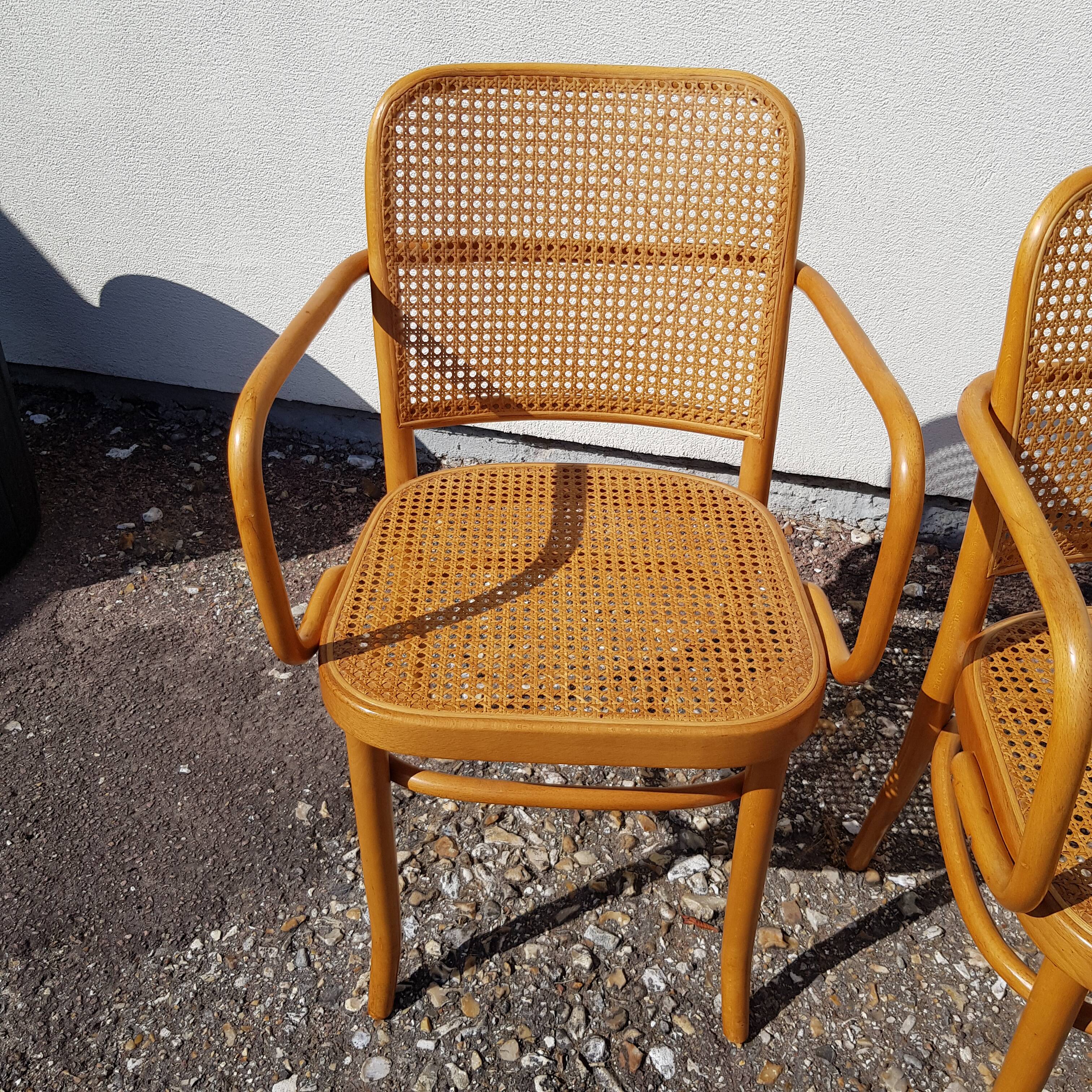 Ensemble de 4 fauteuils et 1 chaise Thonet 811 Josef Hoffmann