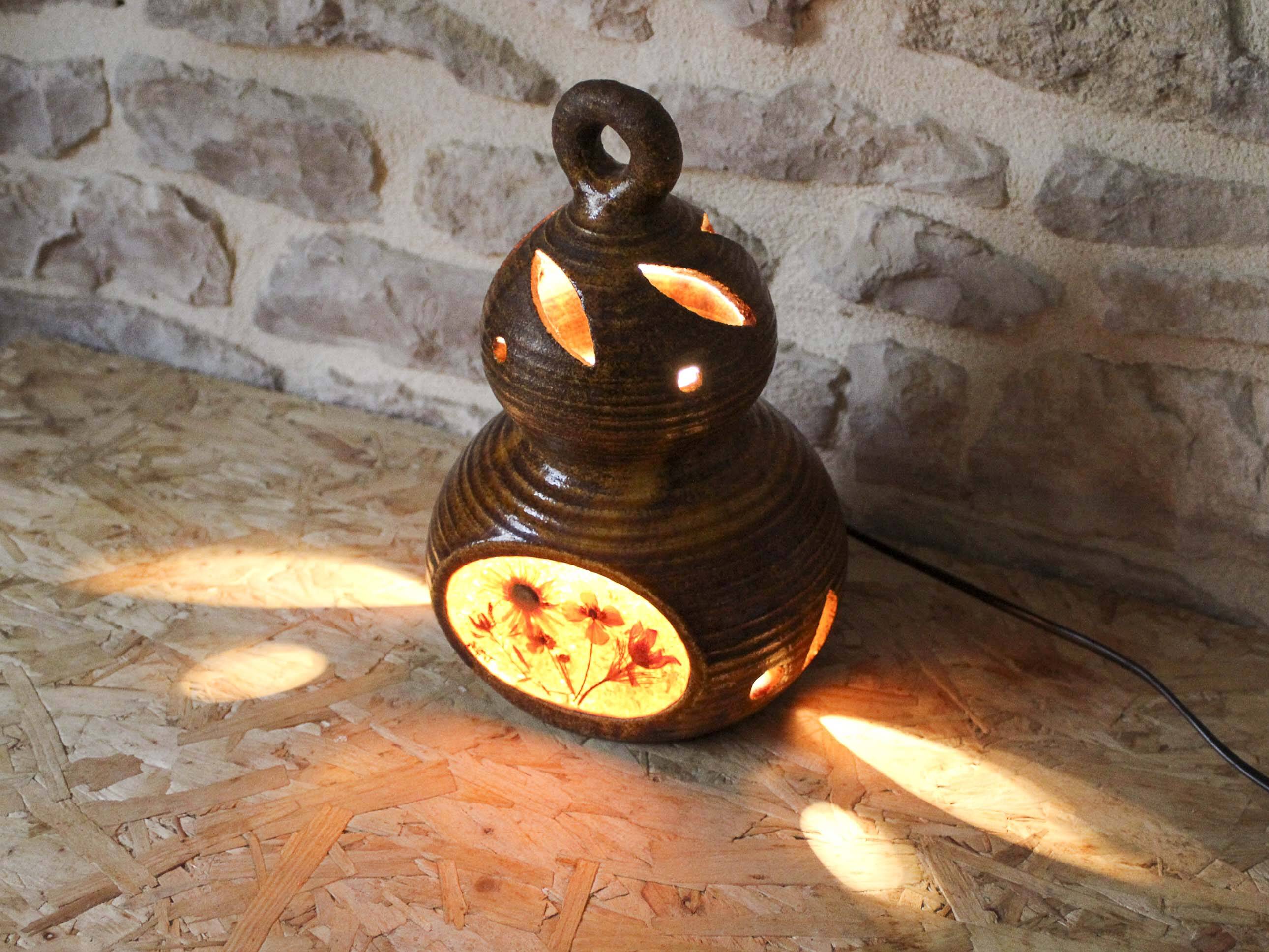 Accolay ceramic and resin lamp