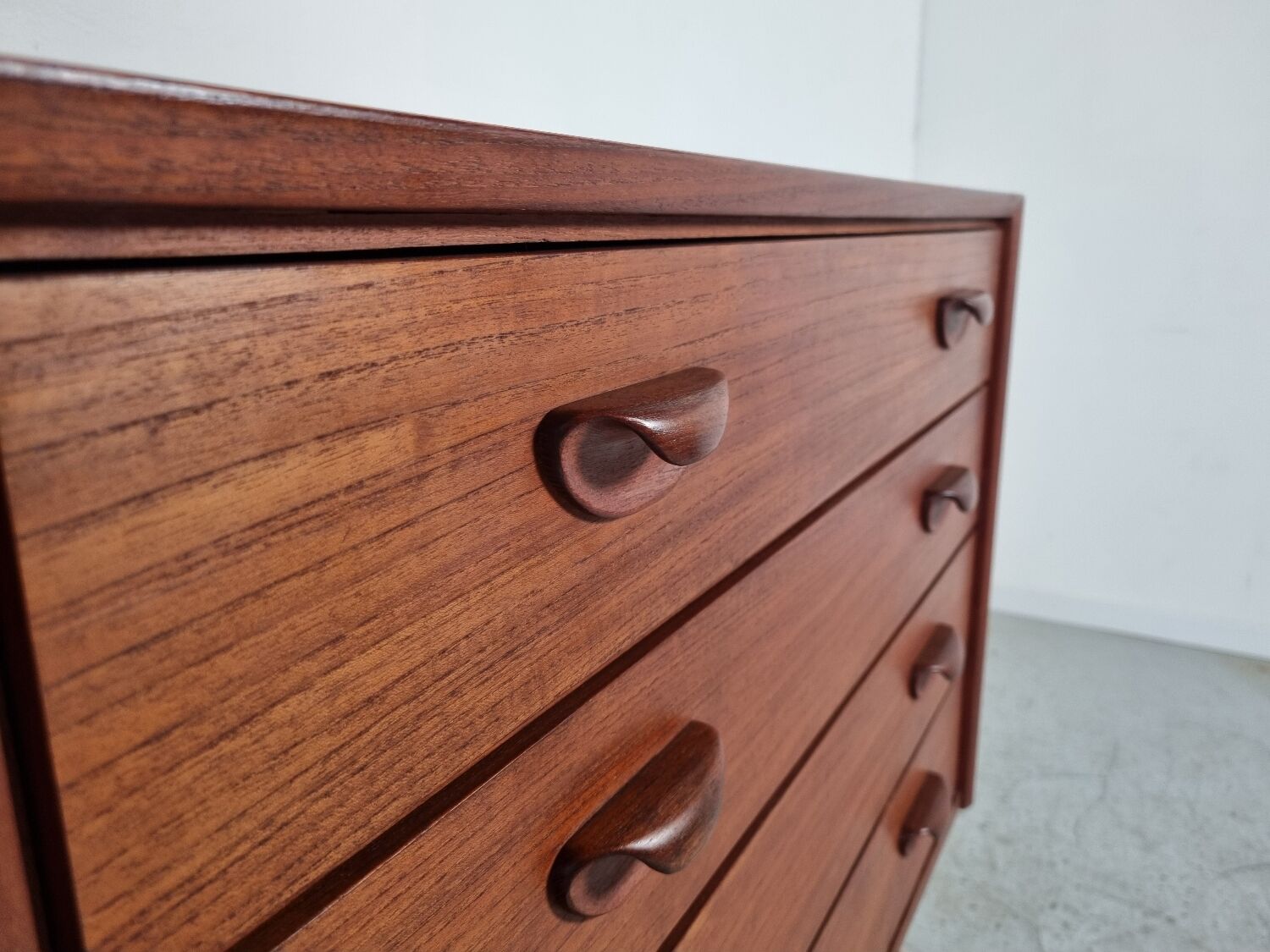Commode danoise en teck années 60