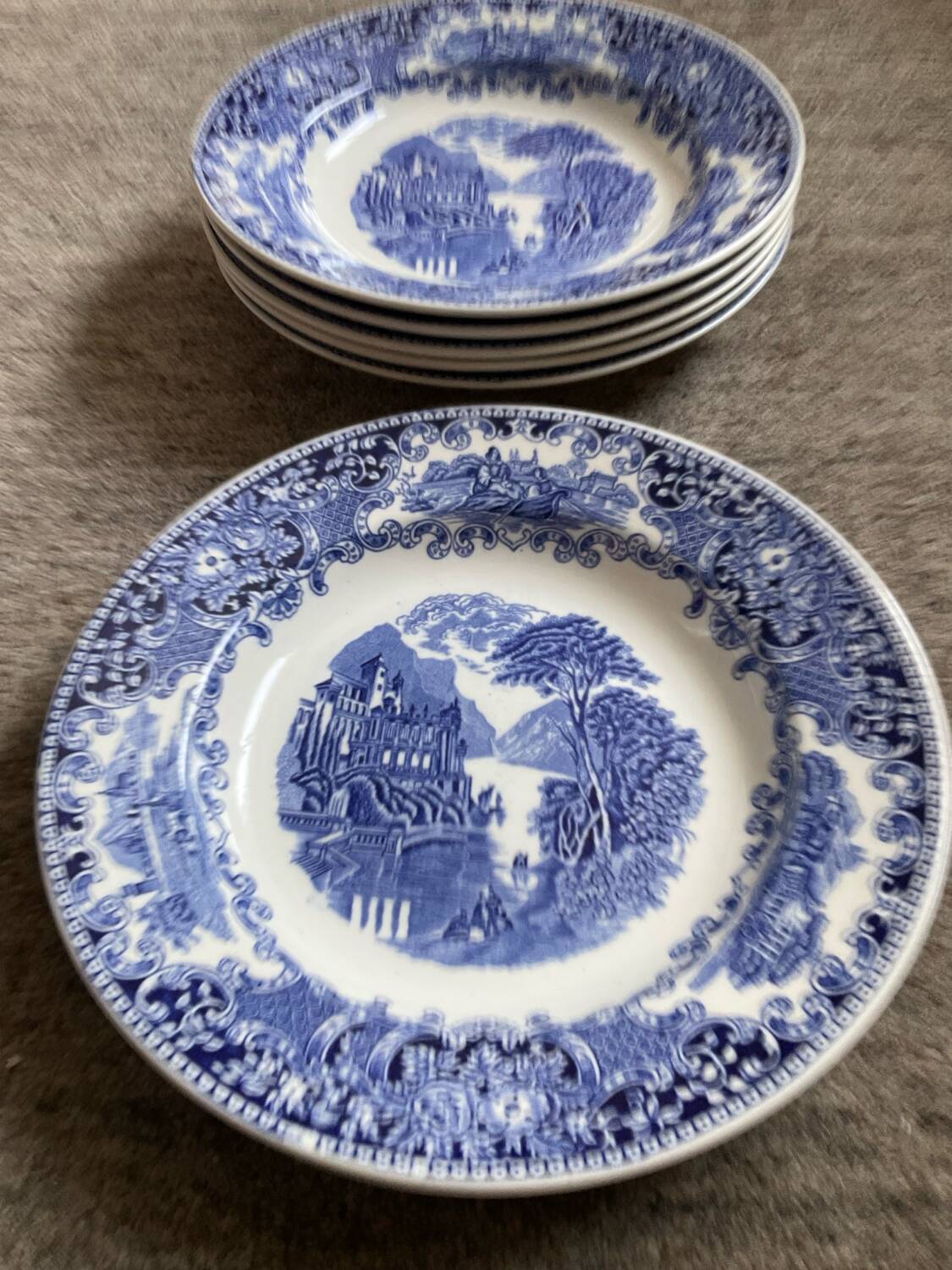 Set of 6 Petrus Regout Maastricht plates with white and blue decor