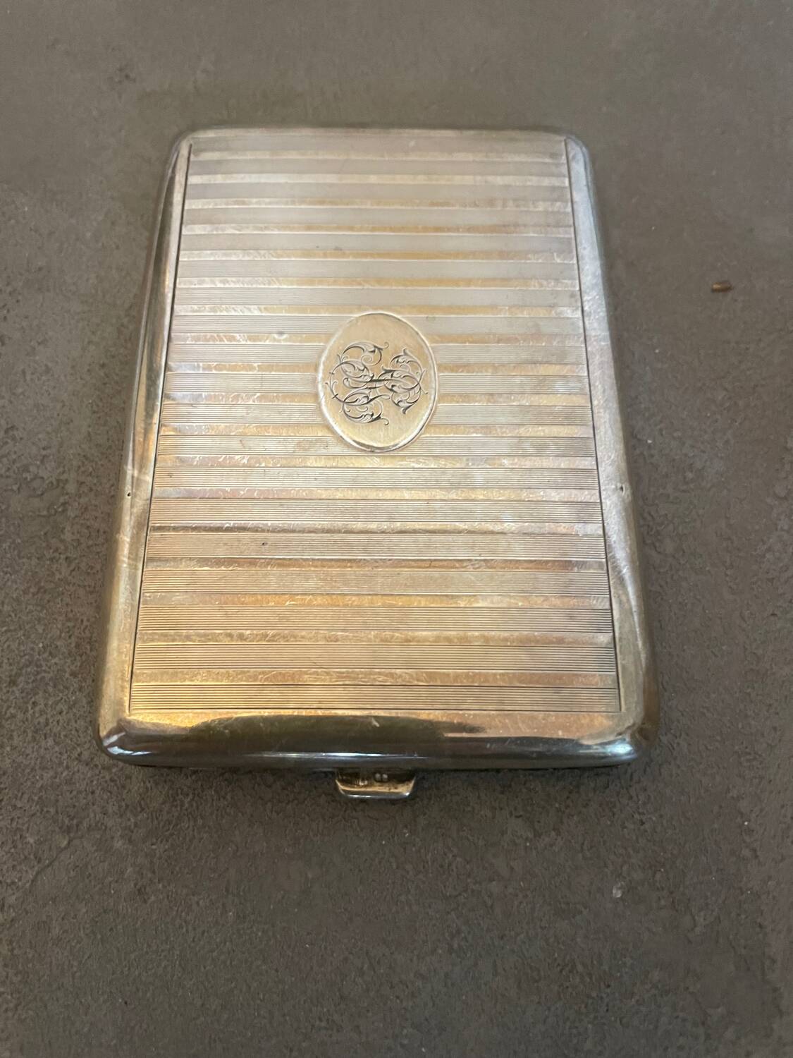 Étui à cigarettes en argent