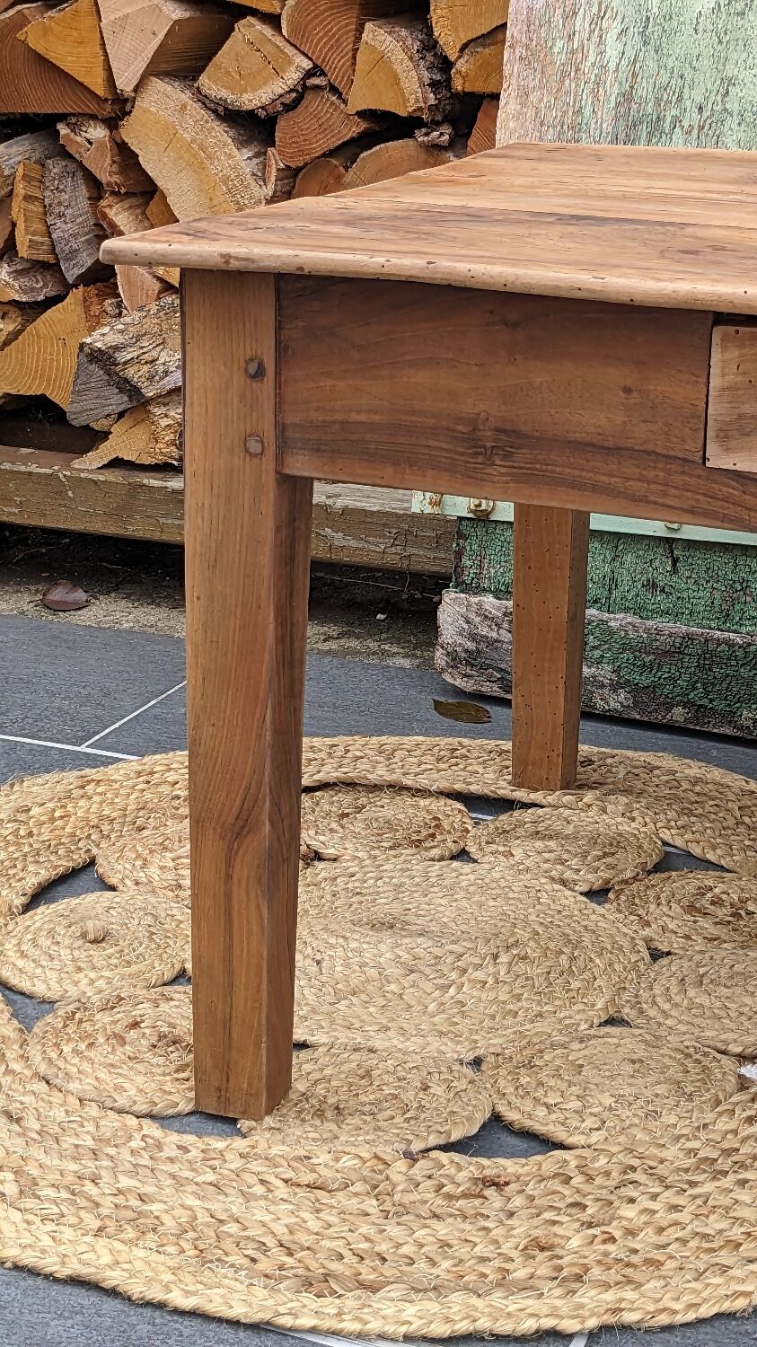 Coffee farmhouse table