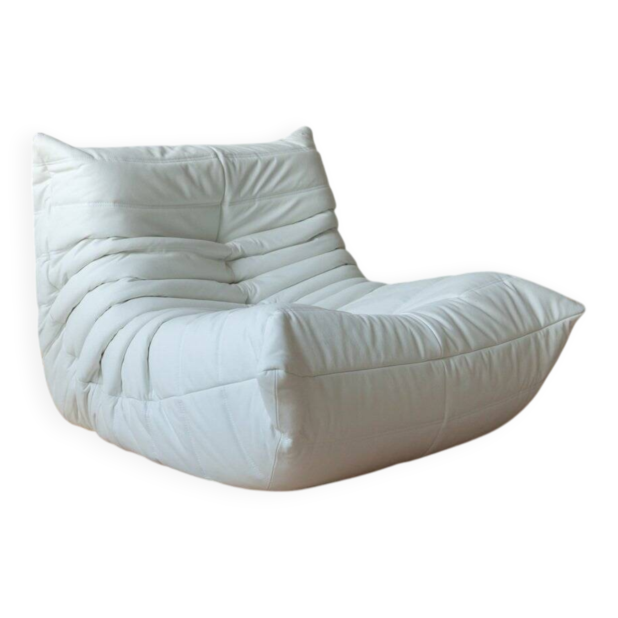 White leather Togo lounge chair by Michel Ducaroy for Ligne Roset
