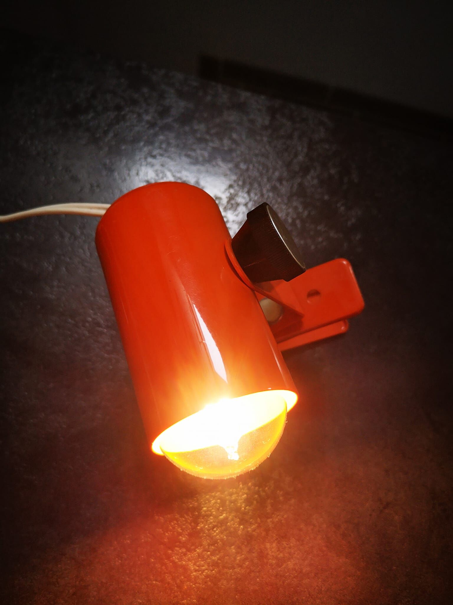 Lampe spot à pince orange 100% 1970 vintage