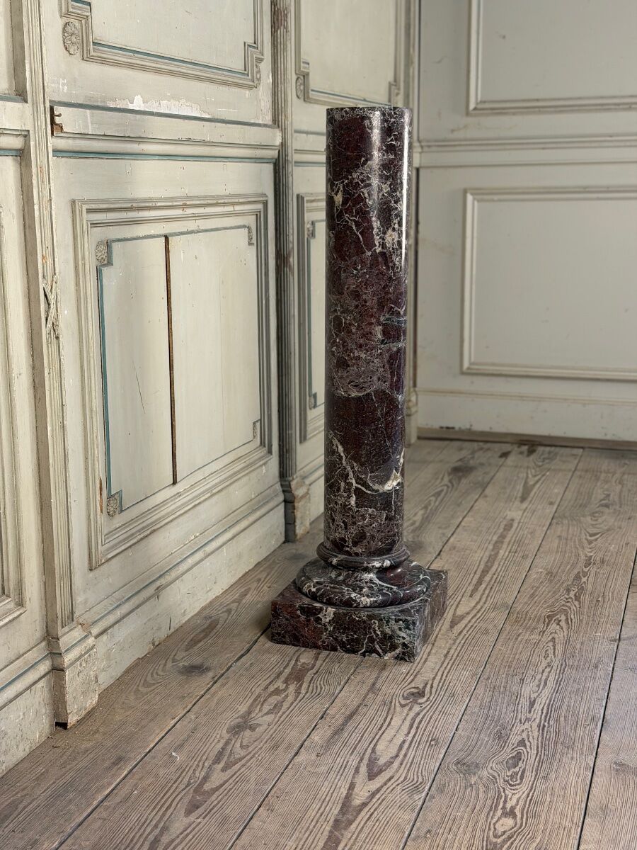 Levento marble column, around 1880