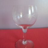 Lot 6 verres à pied en cristal ciselé non signé  hauteur 12,5 cm