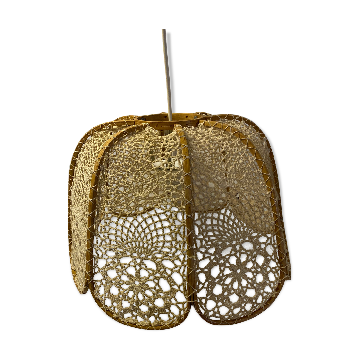 Lace and wood pendant lamp