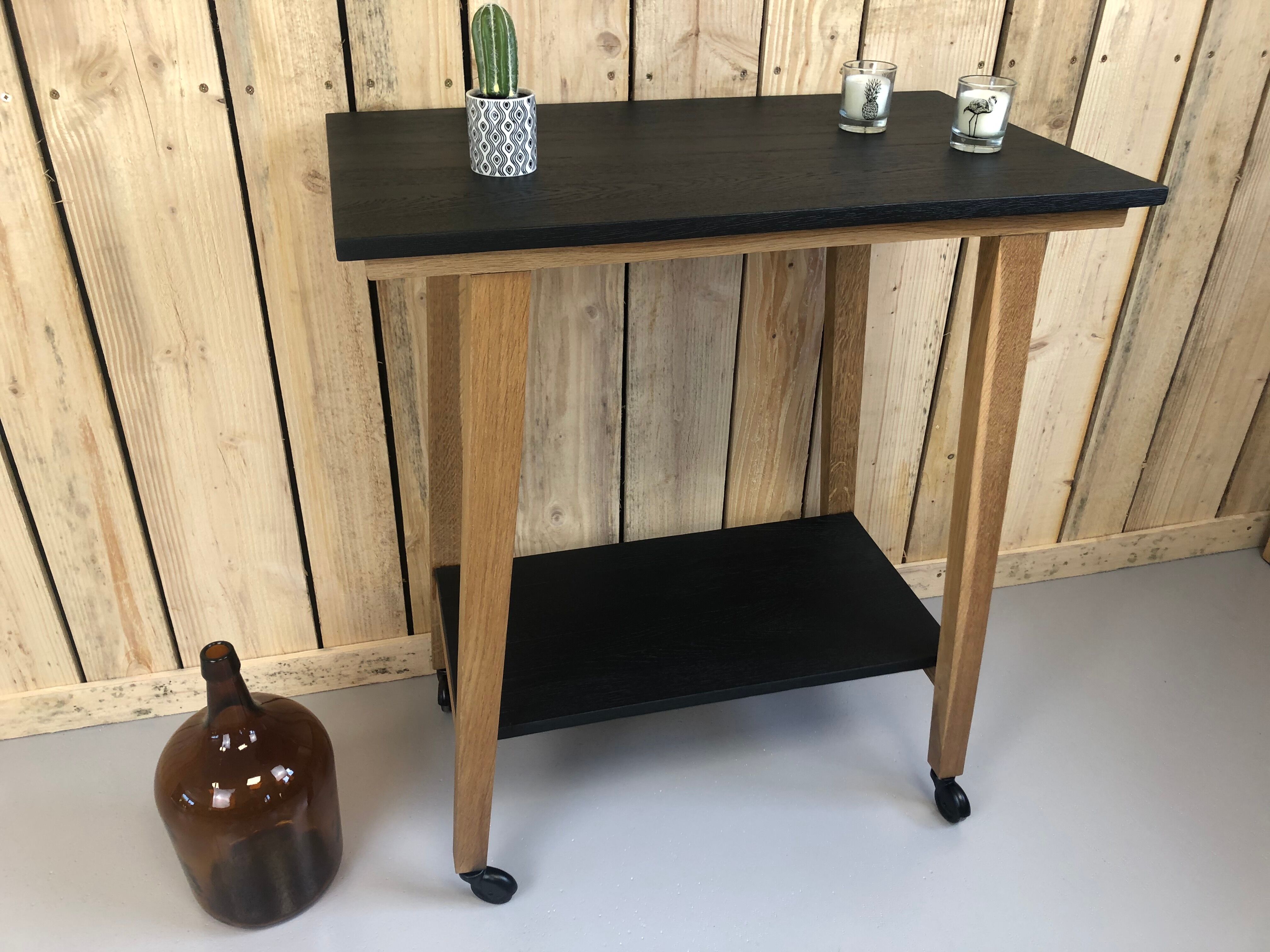 Service with oak wheels