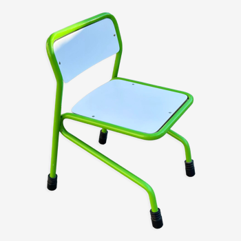 Green tubular children's chair 60 years;