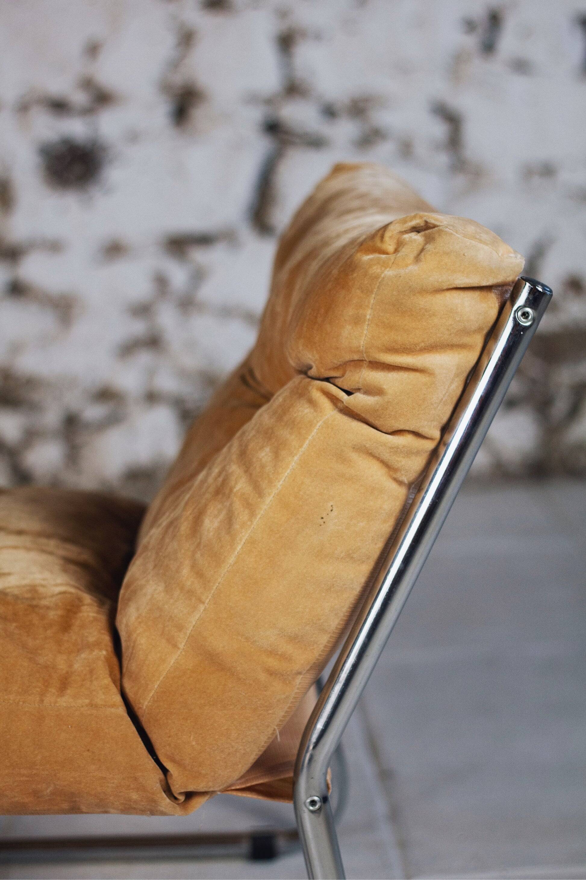 Vintage "Pixi" style armchair in velvet and chrome, 1970