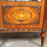 Showcase Louis XVI style, twentieth realization, signed cabinetmaking JP Ehalt of very good quality.