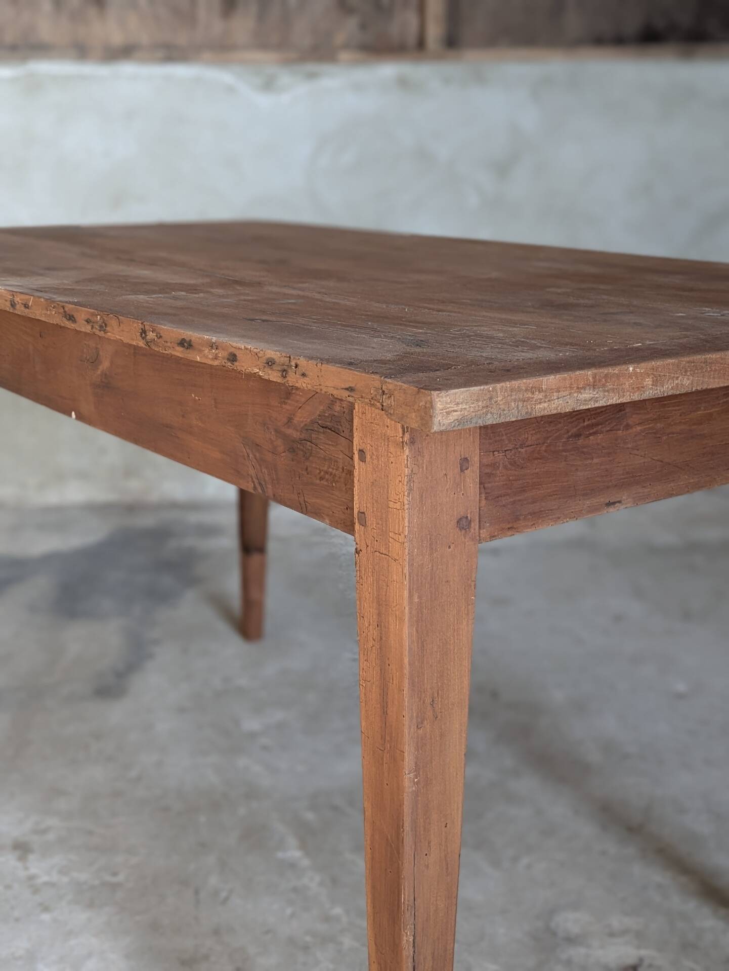 Farm table