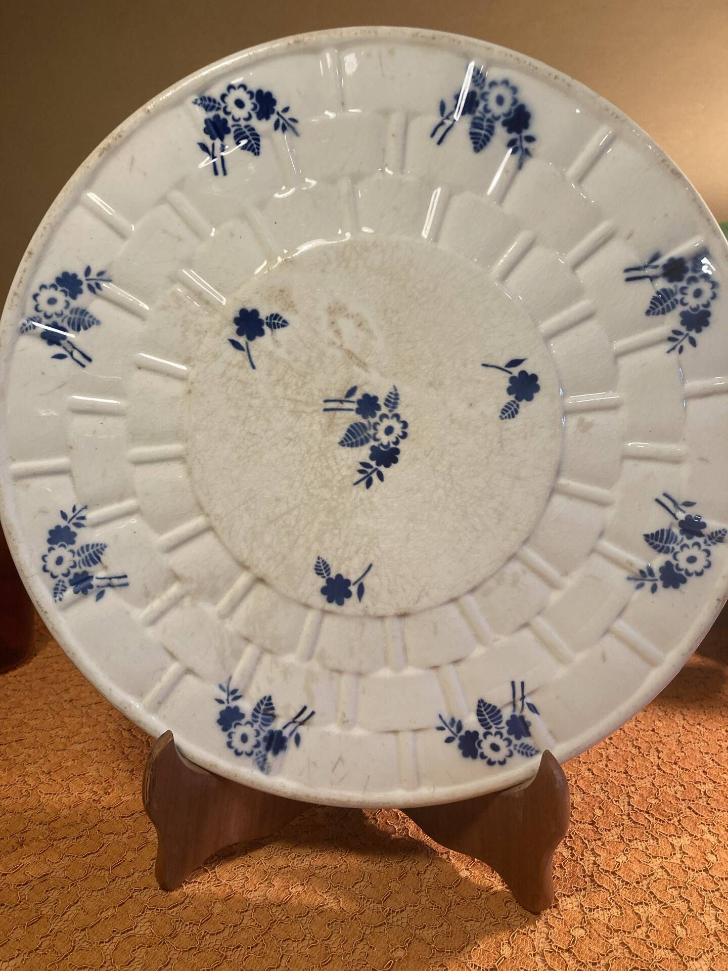 Assiette de service terre de fer Saint Amand