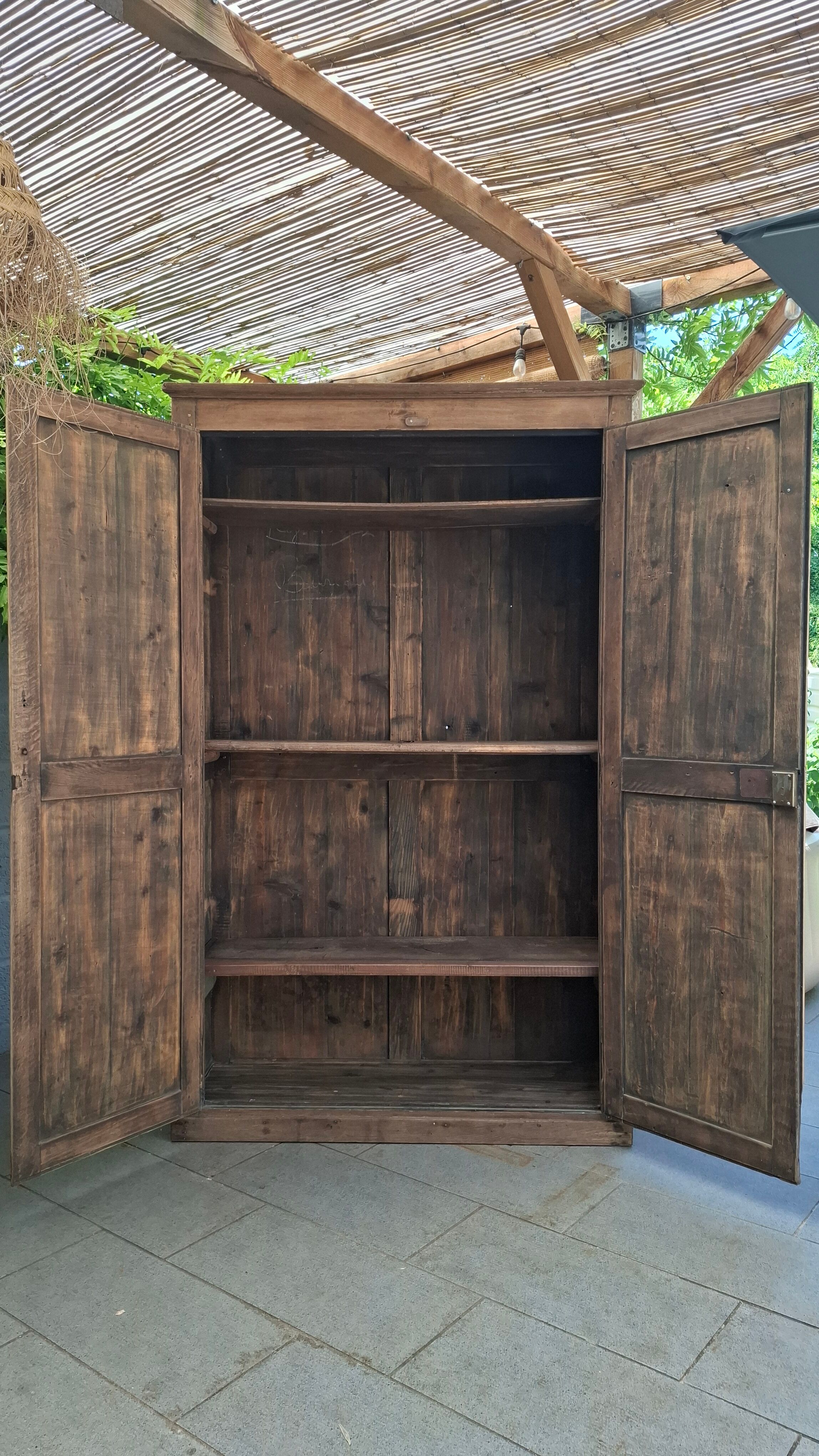 Fully renovated notary's cabinet