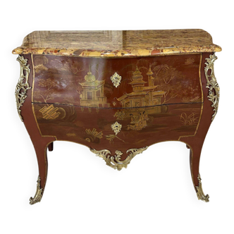 Louis XV style commode in red lacquer from the 1900s.