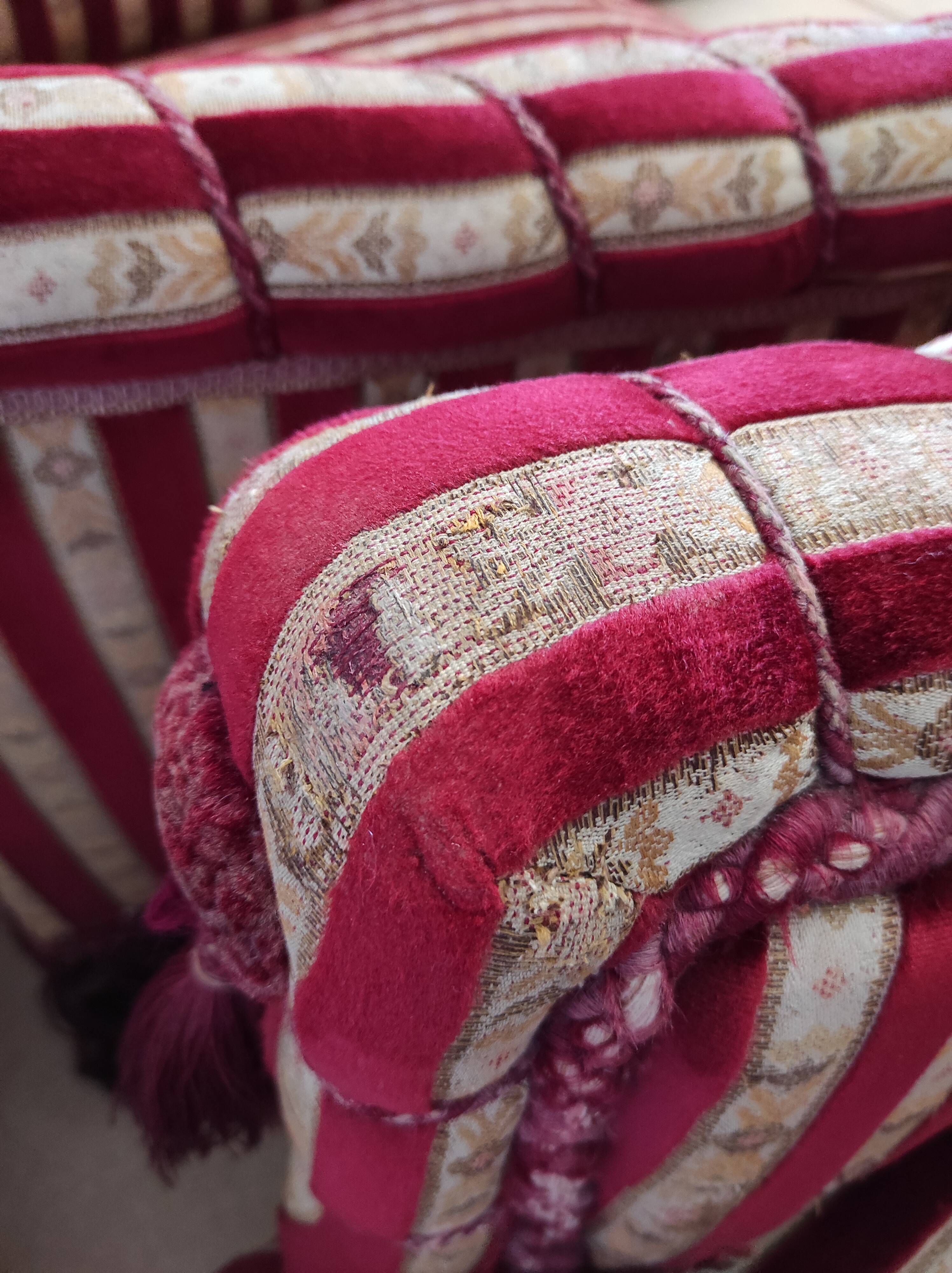 Salon Napoléon III in Jacquard-patterned velvet and trimnests