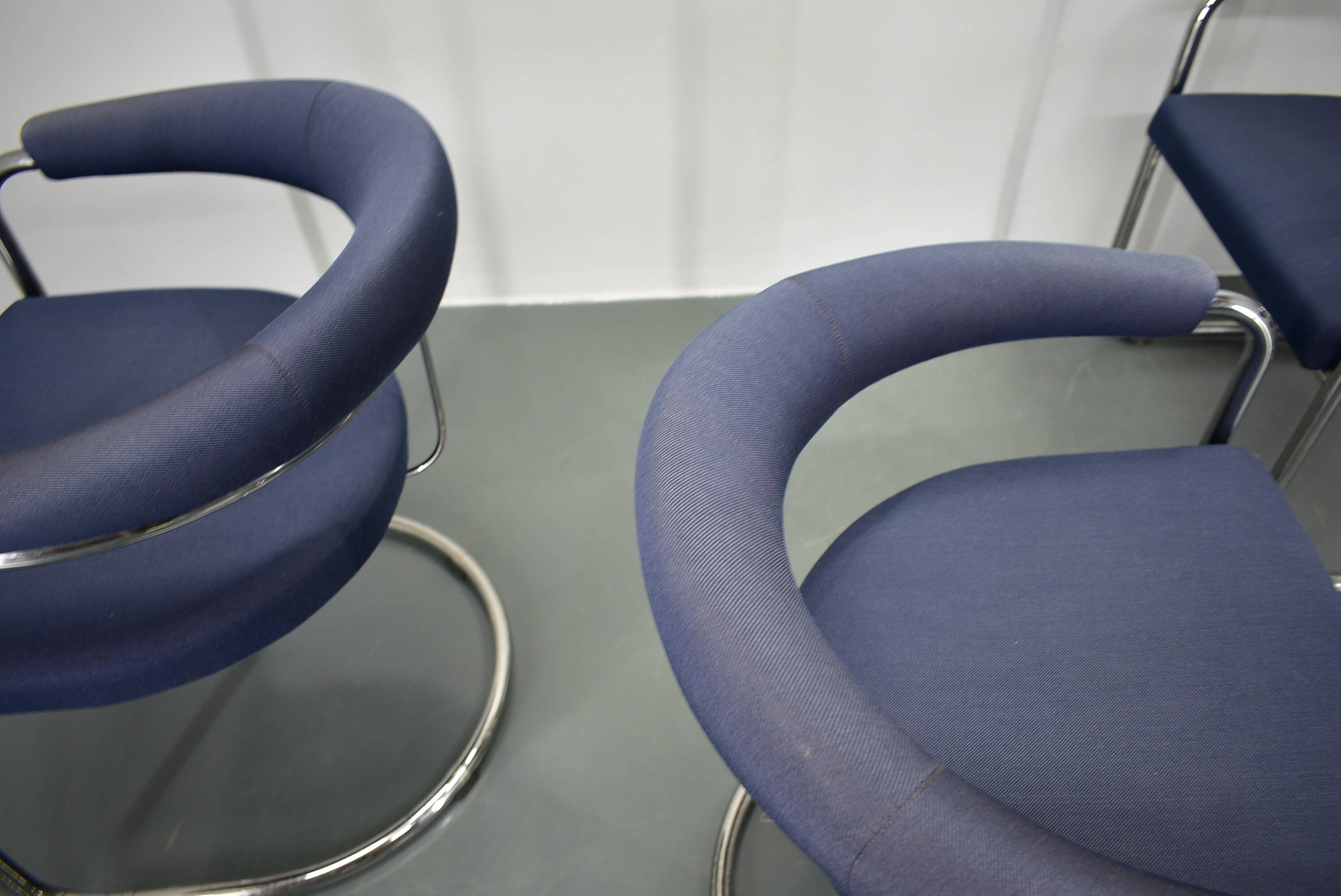 Anton Lorenz for Thonet "Ss33" Set of 4 chrome Armchairs in blue fabric , 1970s