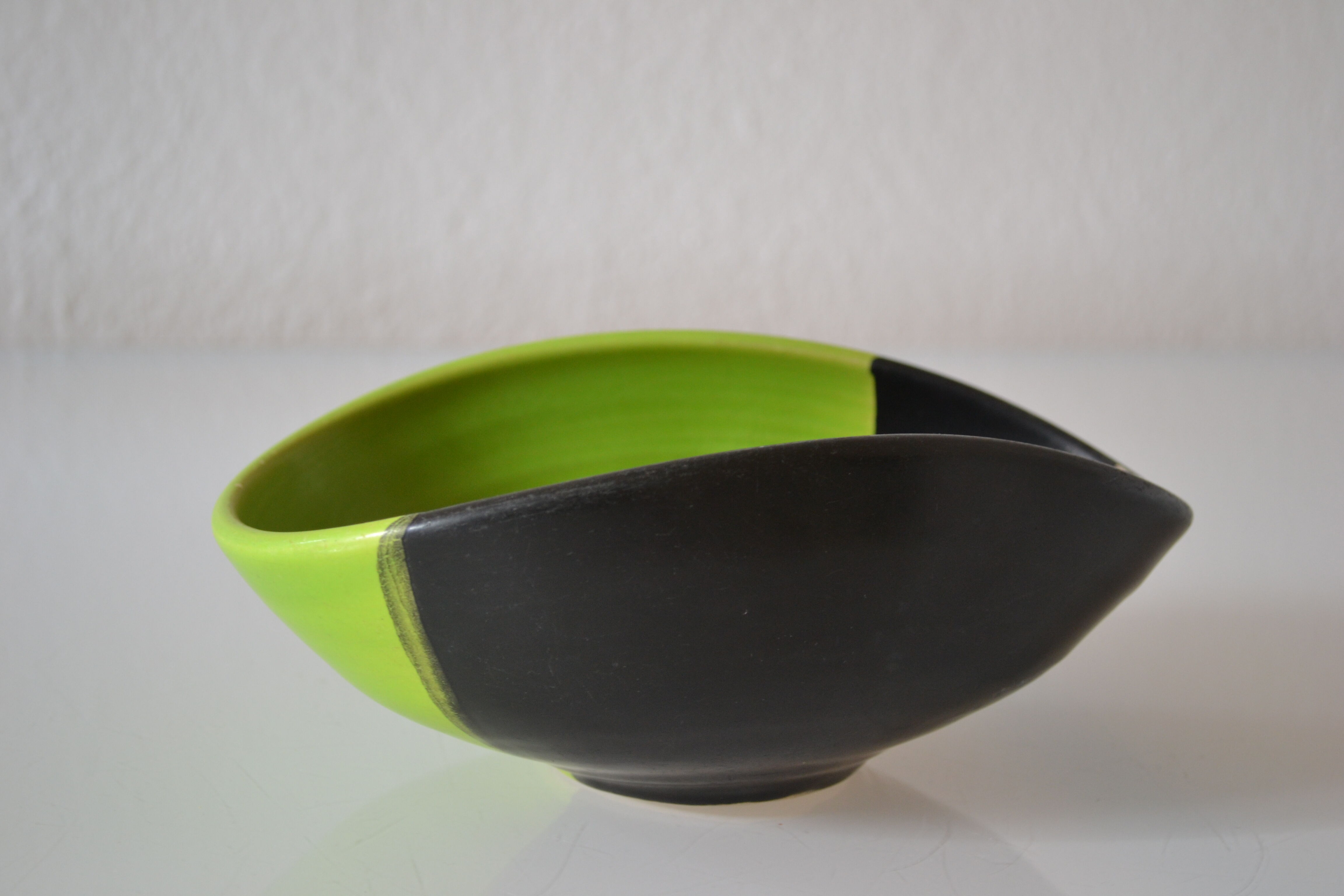 Vintage two-tone ceramic cup 50's