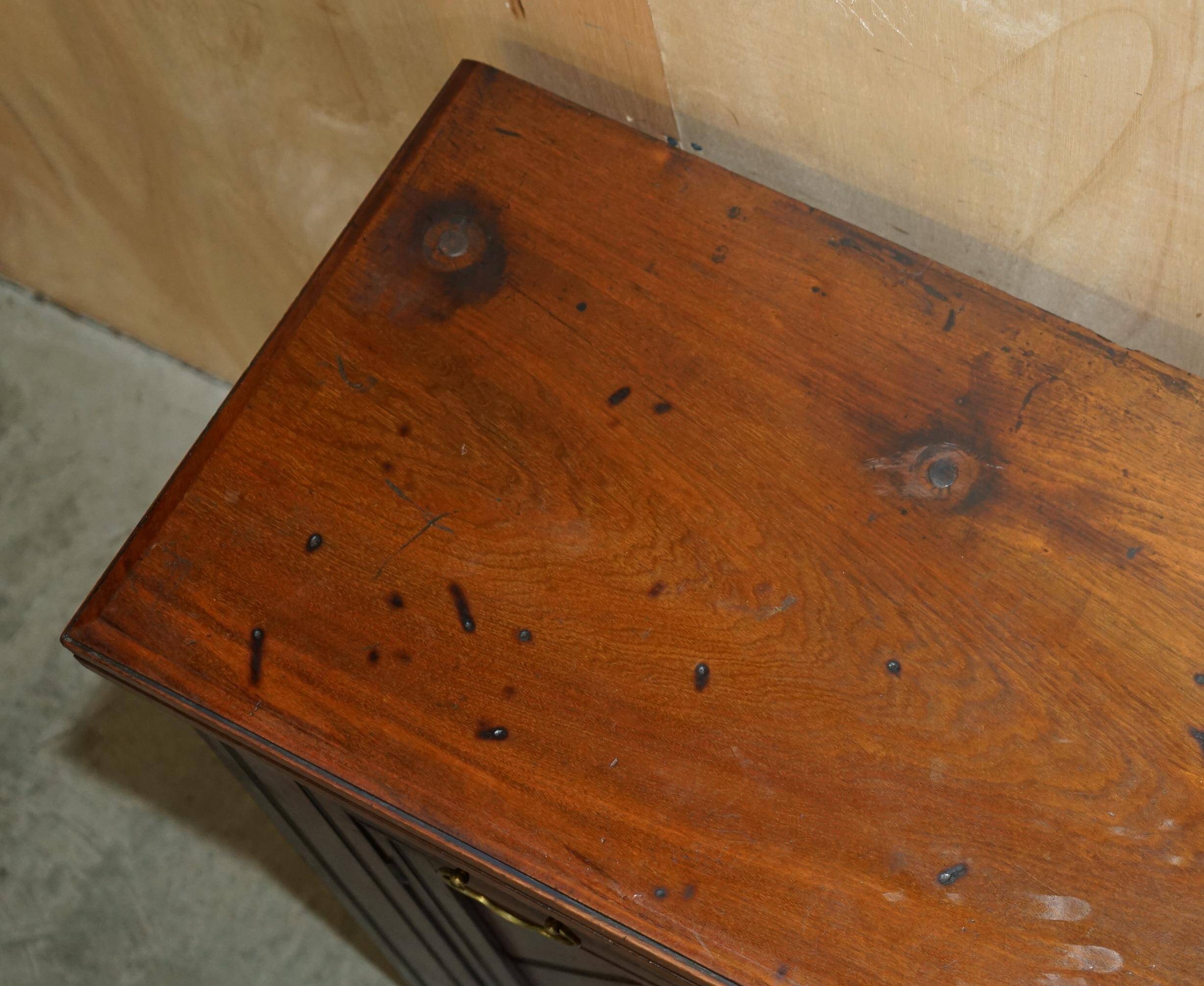 Victorian English oak rustic buffet circa 1880 with drawers.