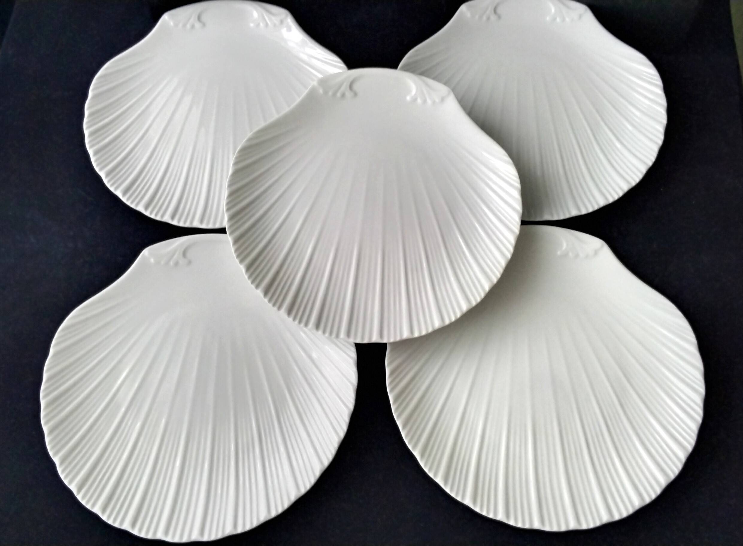 5 scallop shell-shaped plates in Limoges porcelain