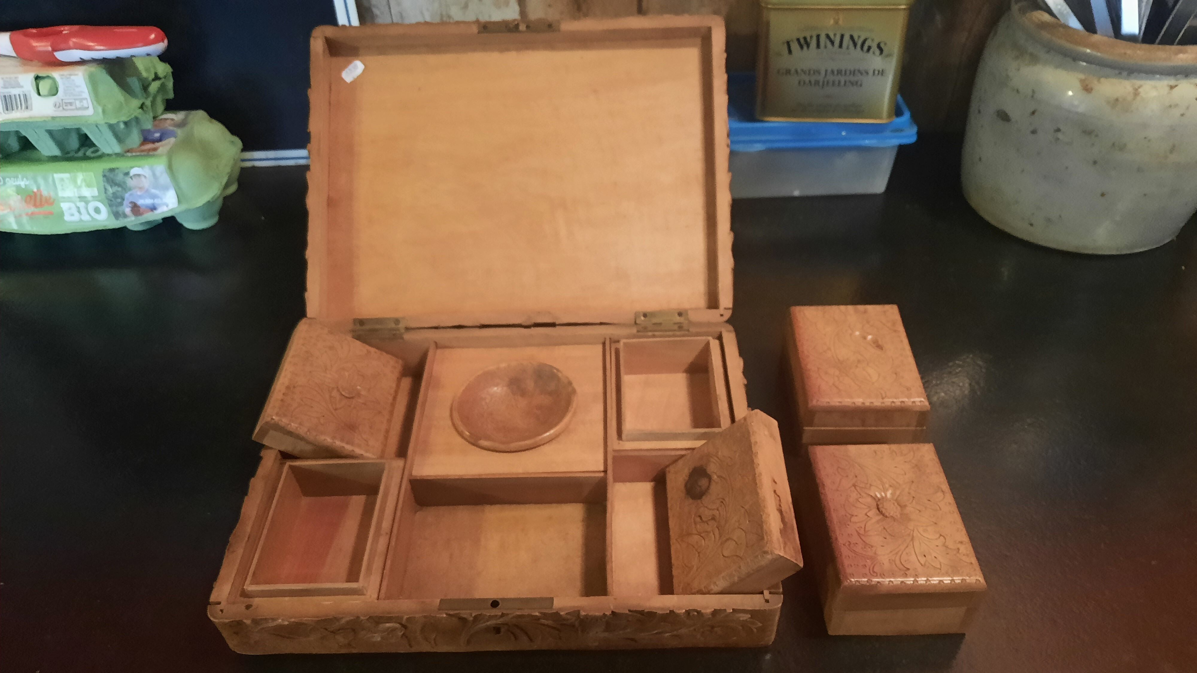 Tobacco box