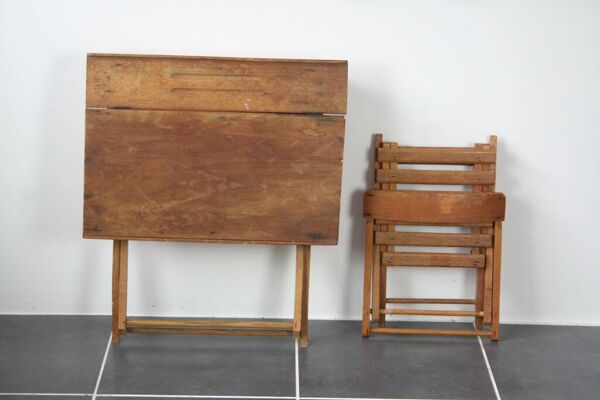 Ensemble bureau pupitre d’enfant et sa chaise pliants