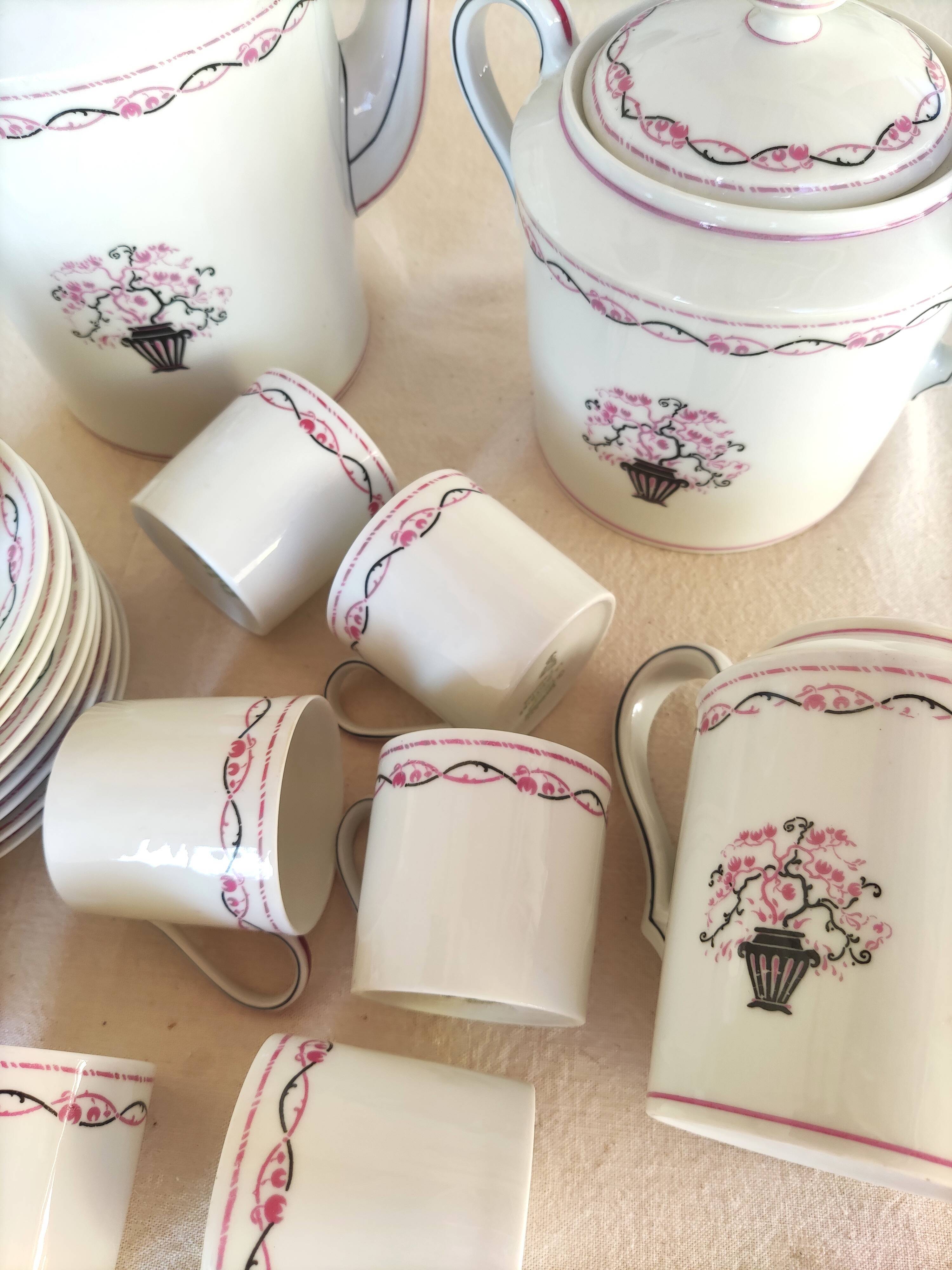 Art Deco porcelain coffee set - Ch. Ahrenfeldt - la maîtrise