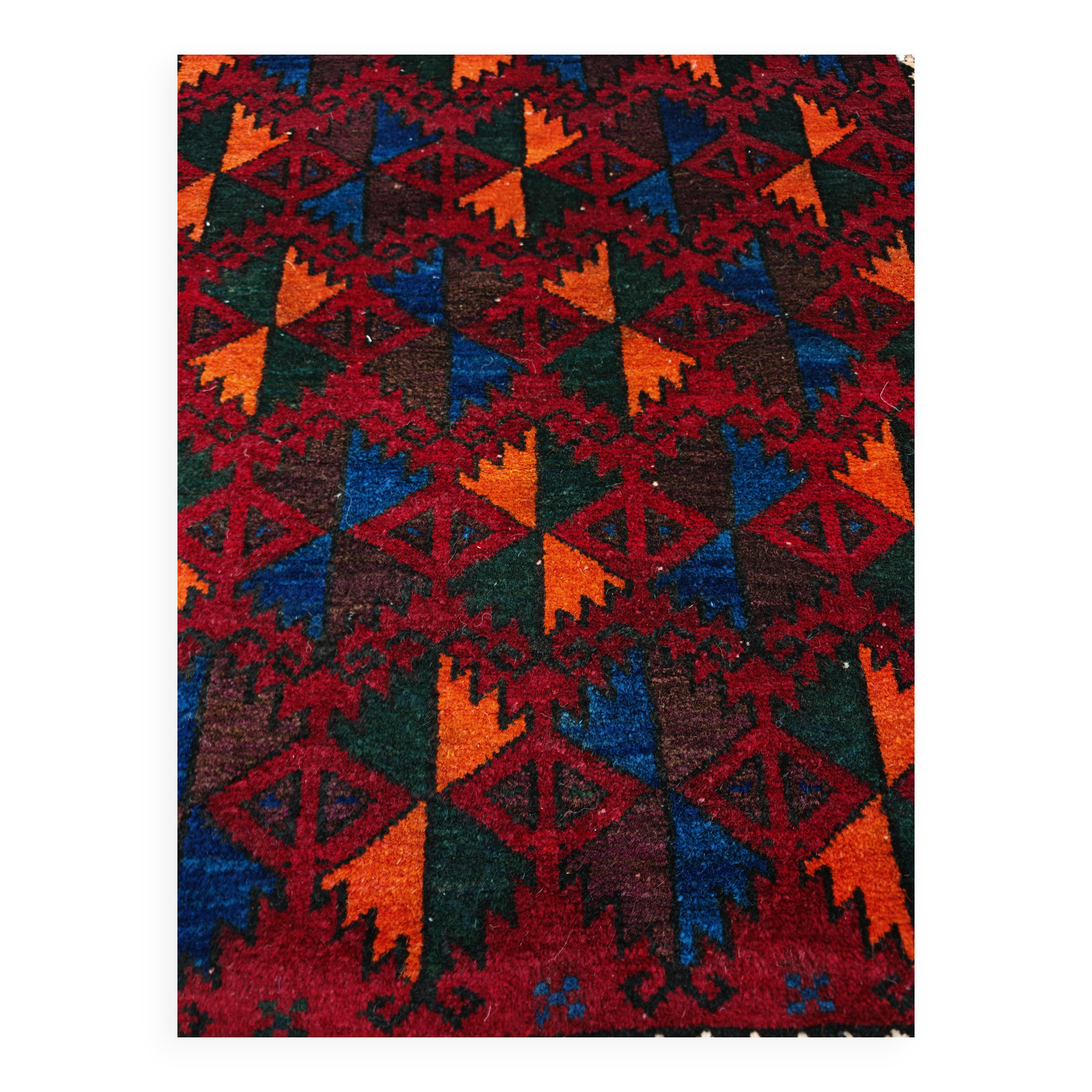 Vintage Baluchi prayer rug, hand-knotted, dyed wool from the 1970s.