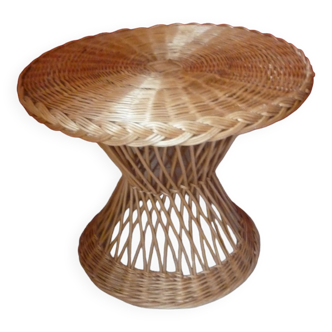 Wicker table