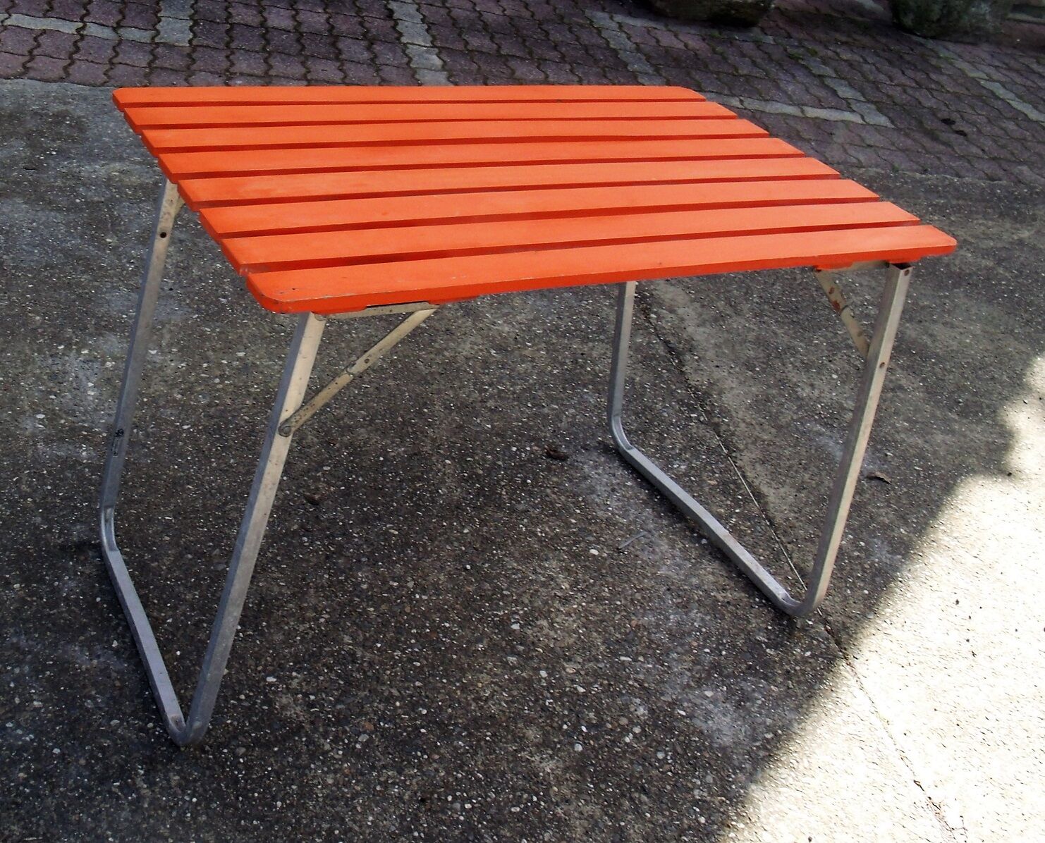 Table of camping vintage metal and wood folding indoor outdoor