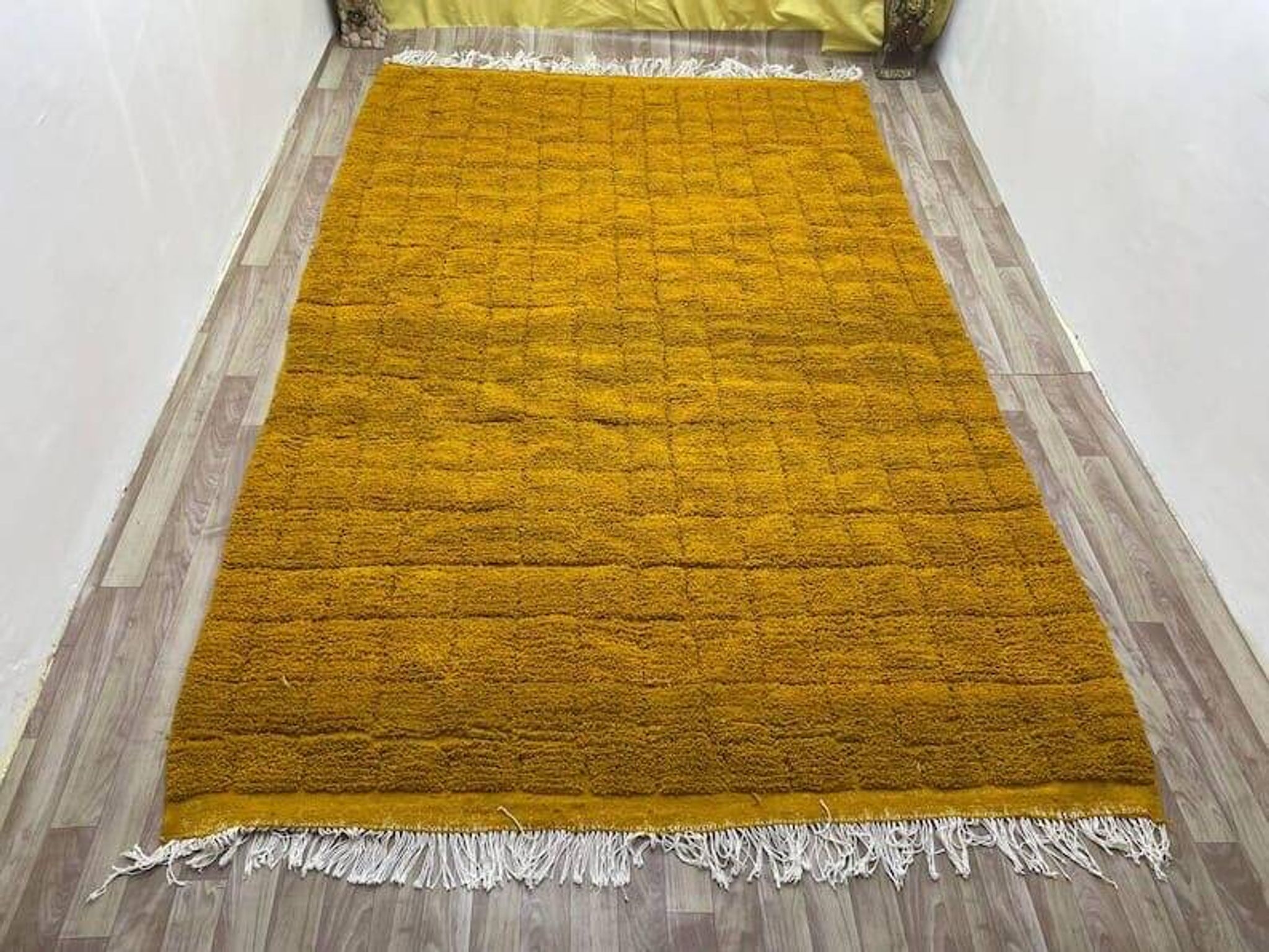 Tapis en laine marocain jaune traditionnelle taille 150 x 250 cm