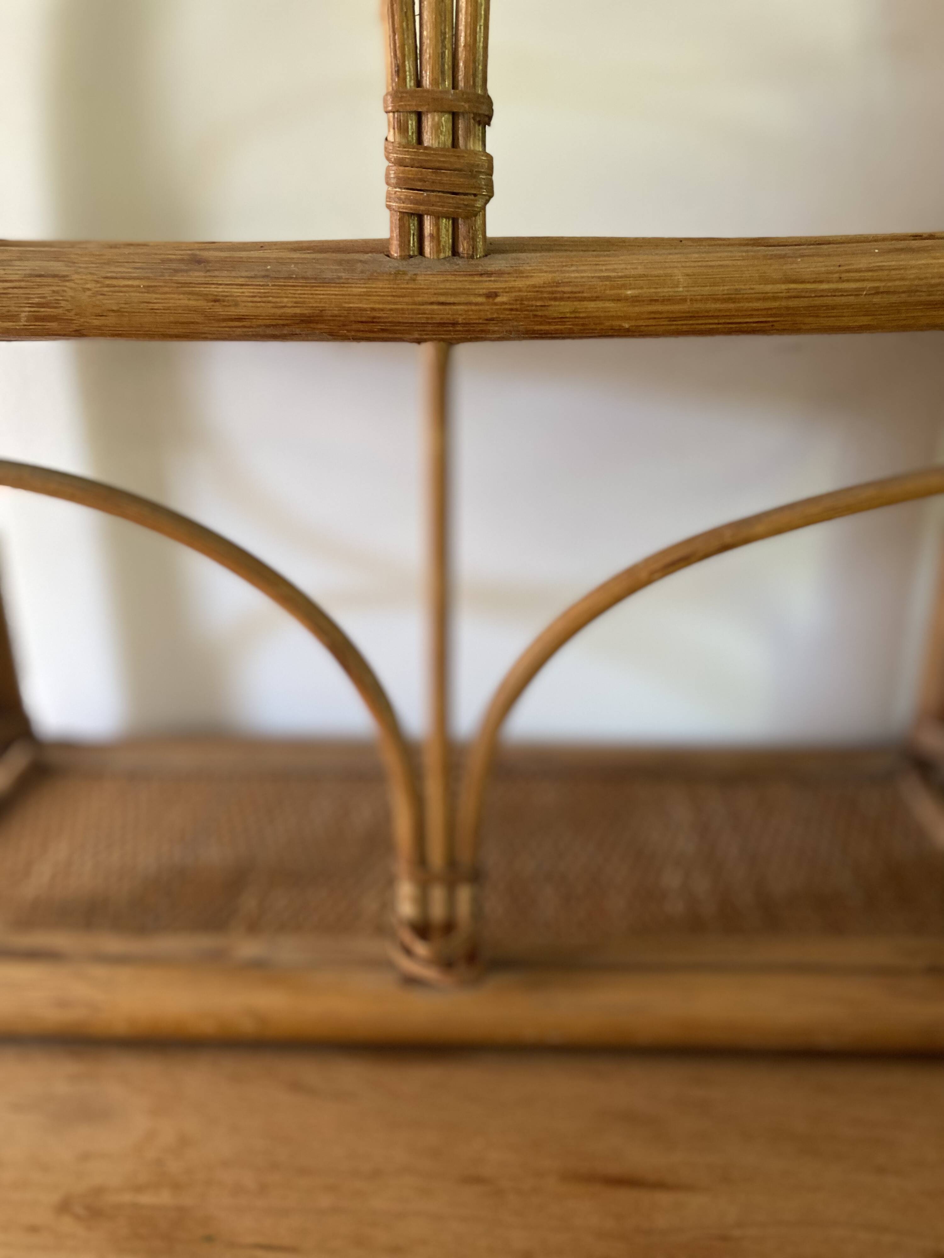 Étagère "Arche" en Rotin & Cannage – Vintage 1970