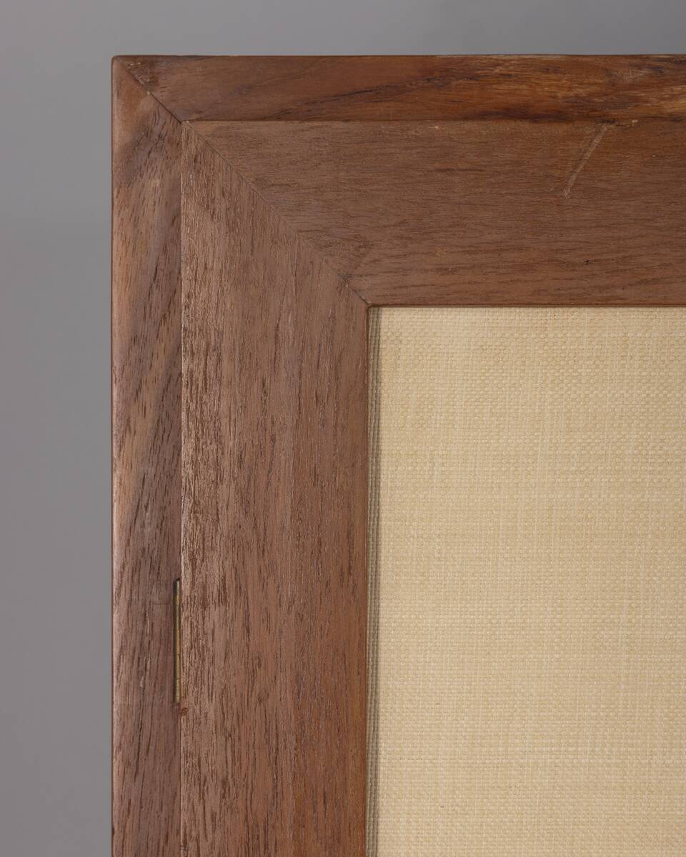 Meuble en bois à deux portes des années 1960, recouvert de tissu, de style italien.