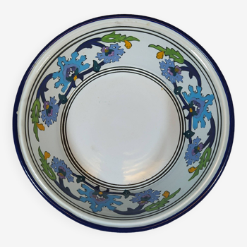 White salad bowl with oriental patterns