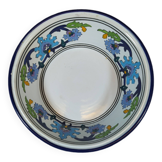 White salad bowl with oriental patterns