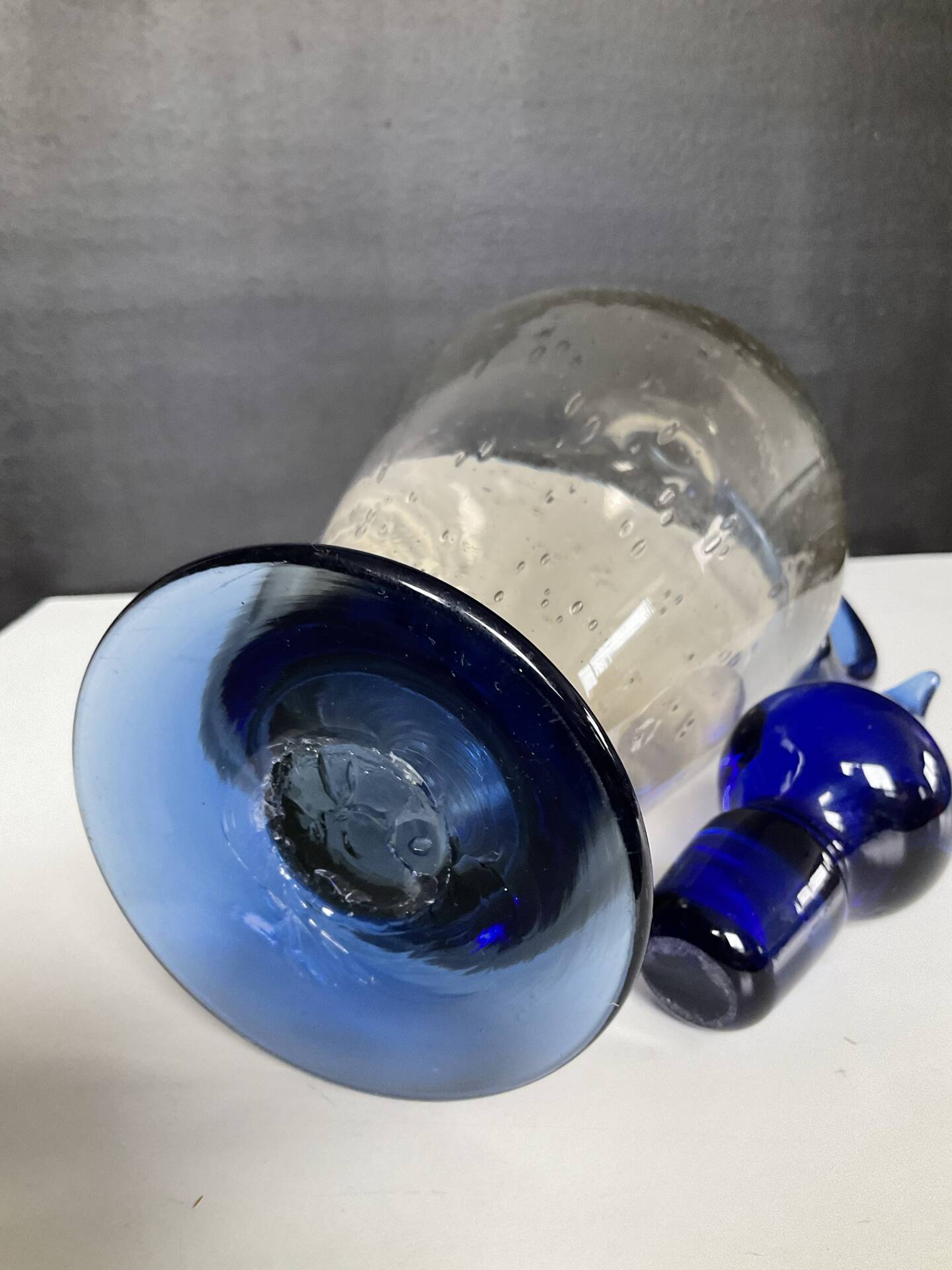 Vintage carafe in blown and bubbled glass paste.