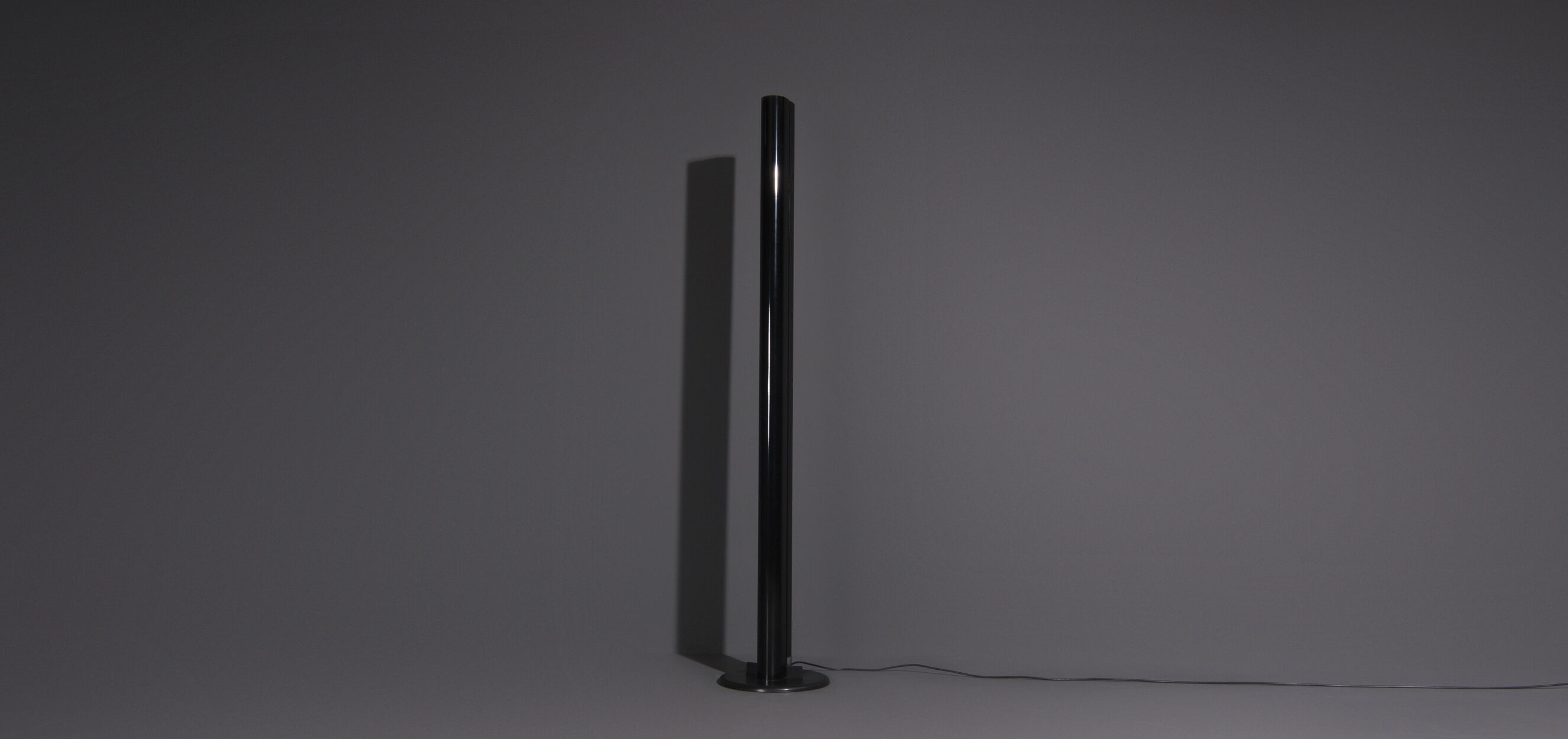 Gianfranco Frattini floor lamp model Megaron Terra for Artemide