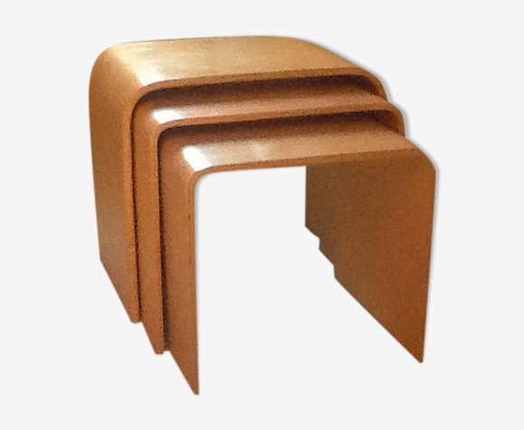 Pull-out tables