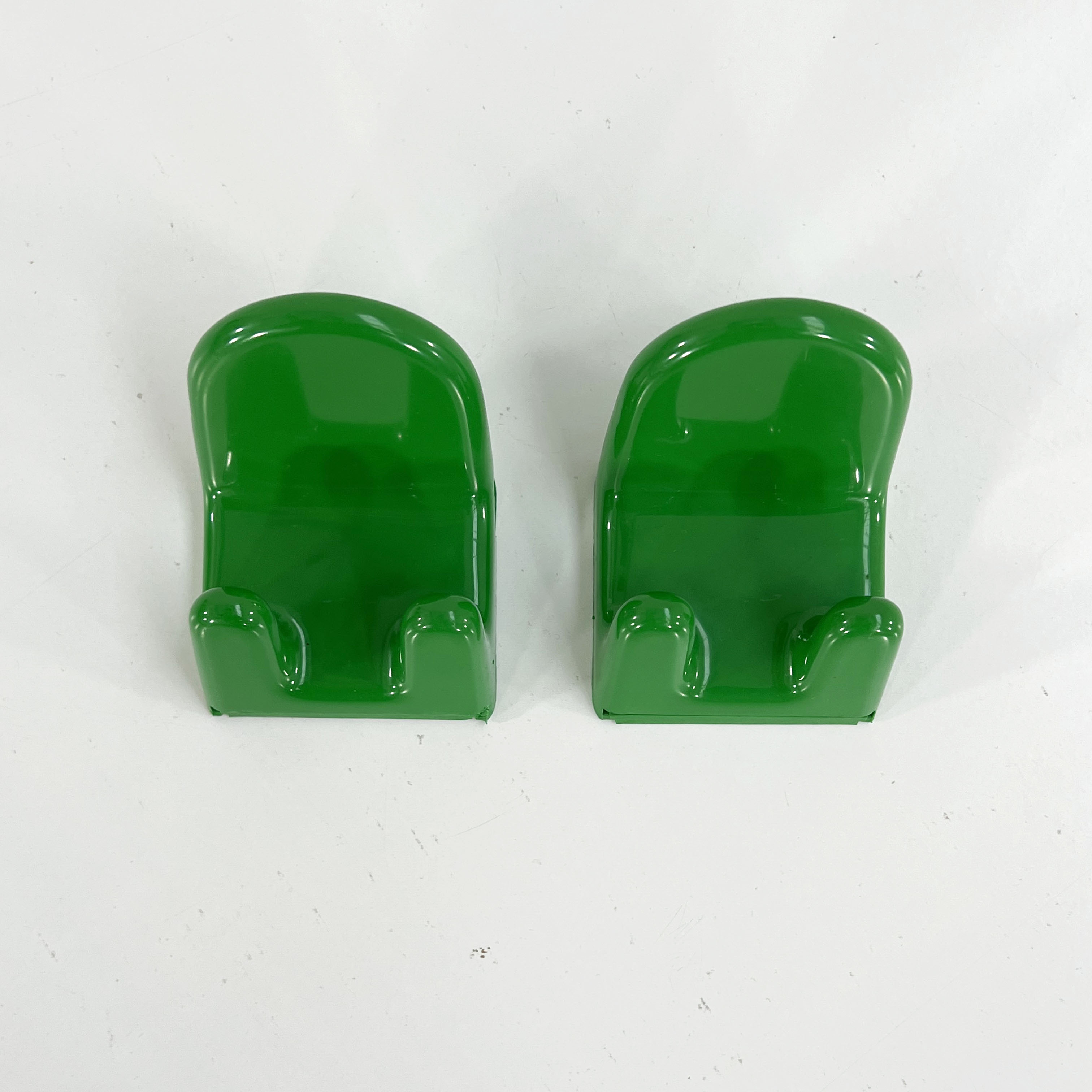 Set of 2 green hooks "2627" by Makio Hasuike for Gedy, 1970