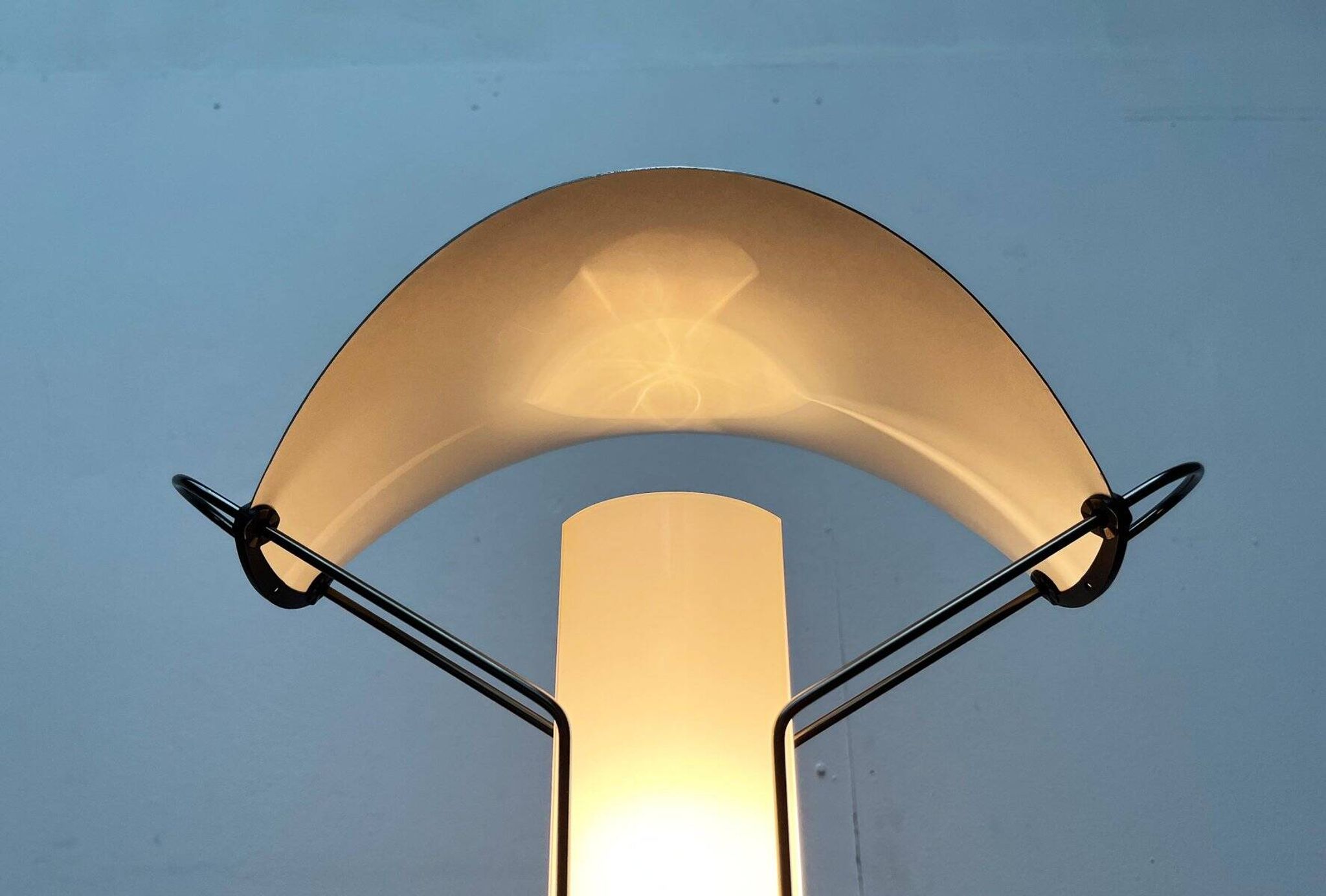 Postmodern Italian table lamp Palio by Perry King, S. Miranda for Arteluce, 1980s.