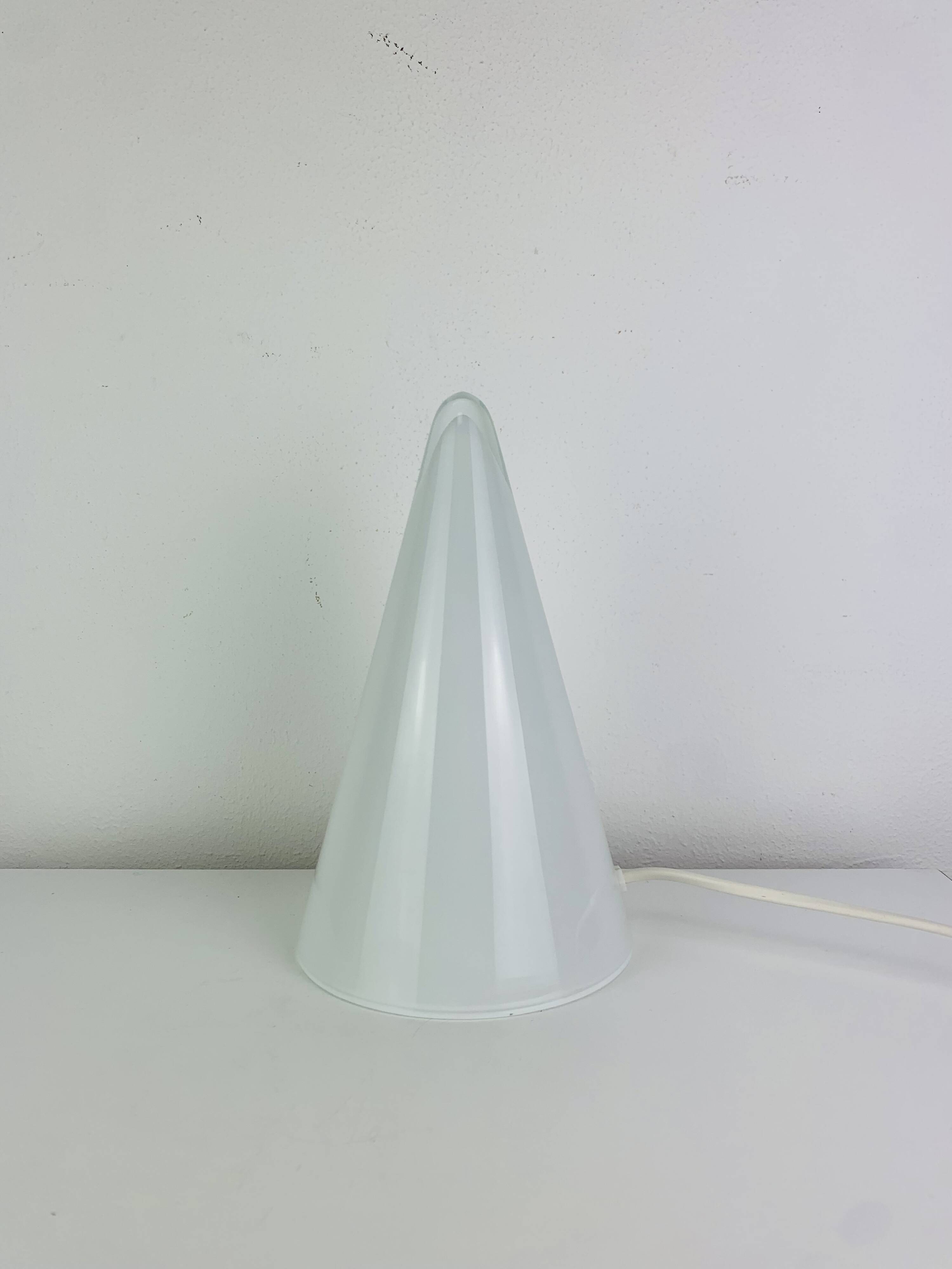 Lampe conique Teepee SCE, verre blanc, design