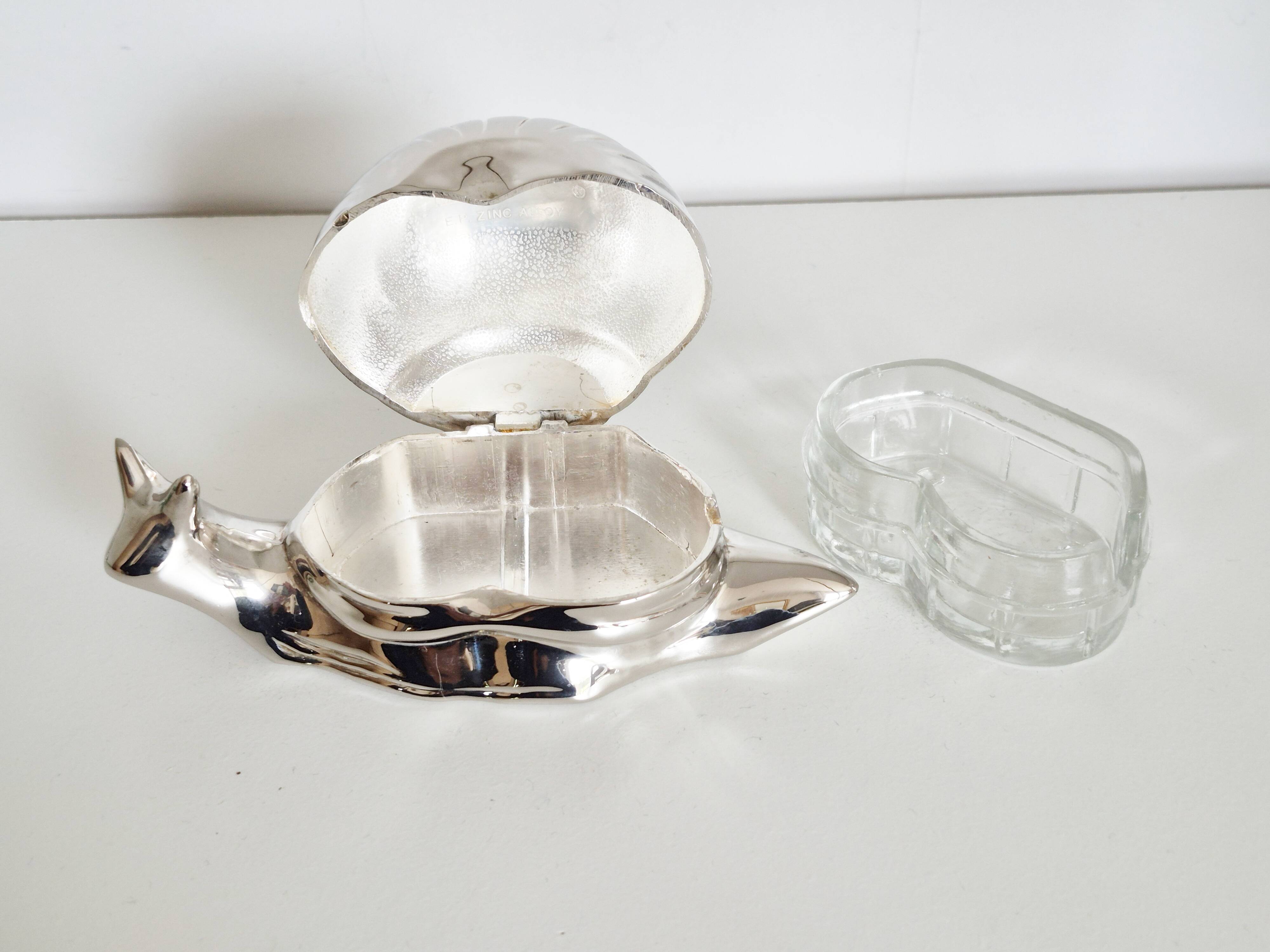 Vintage butter dish, silver-plated snail, salt shaker, 1950s.