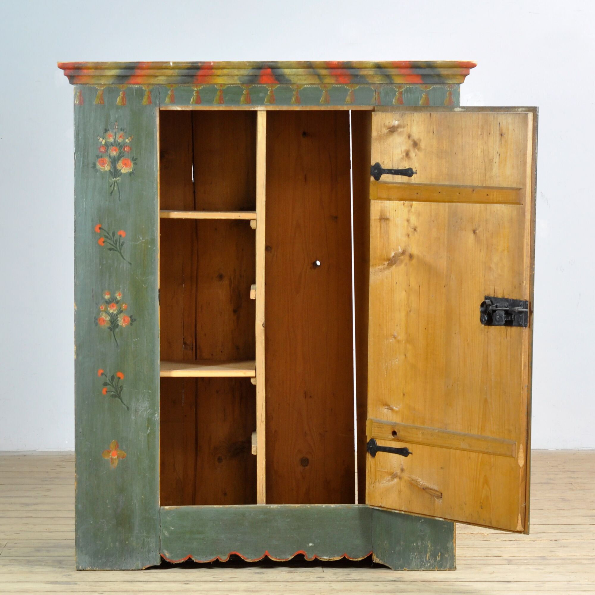 Cabinet de mariage en pin, daté de 1815