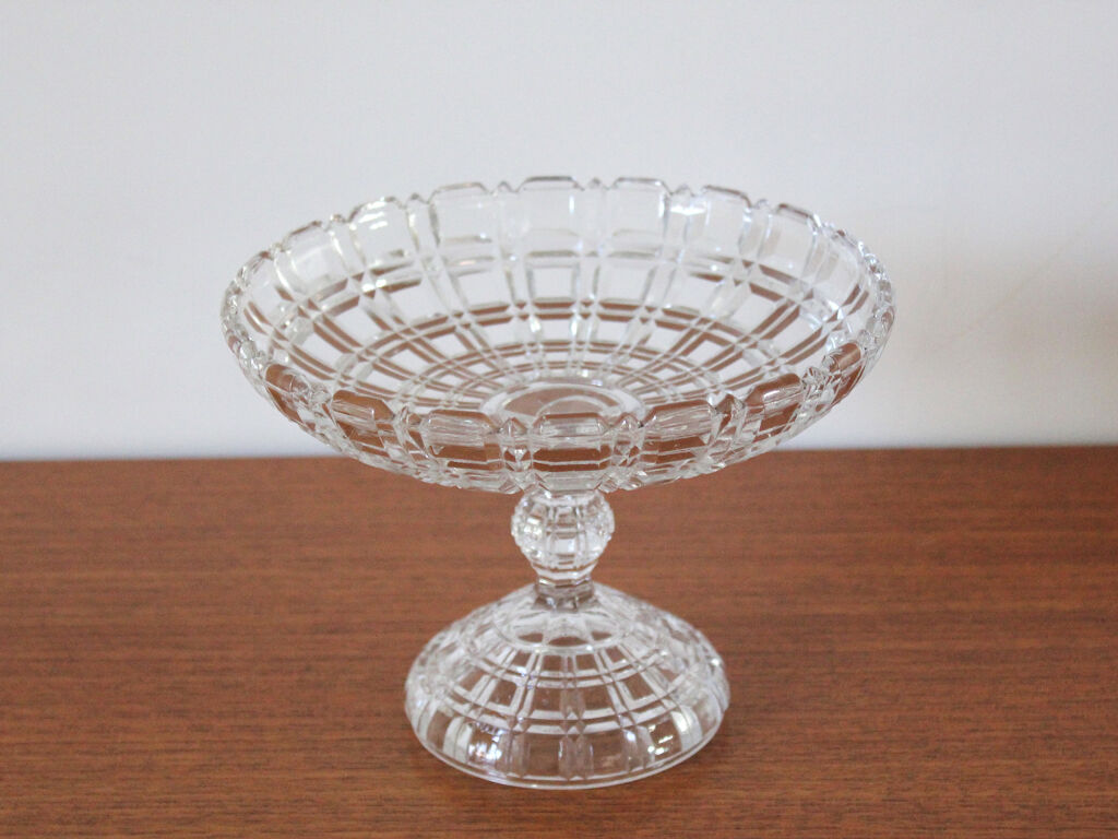 Old fruit cut in Portieux crystal