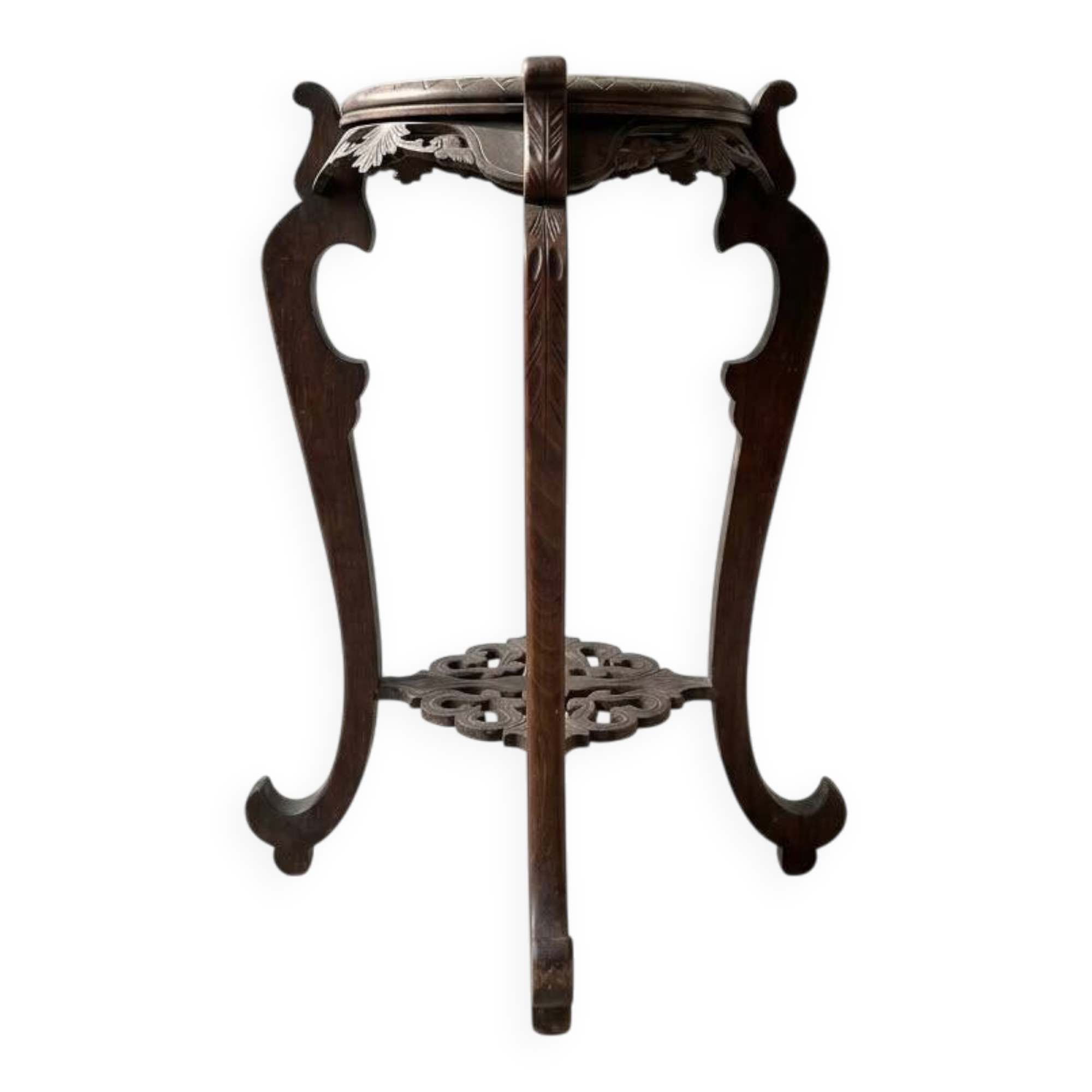 Meuble de rangement classique en bois sculpté marron
