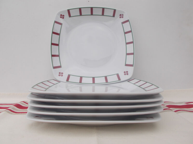 Set of basque porcelain green and red plates with 1 oval dish