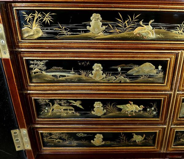 Cabinet chinois en bois laqué et bois peint – début XXème