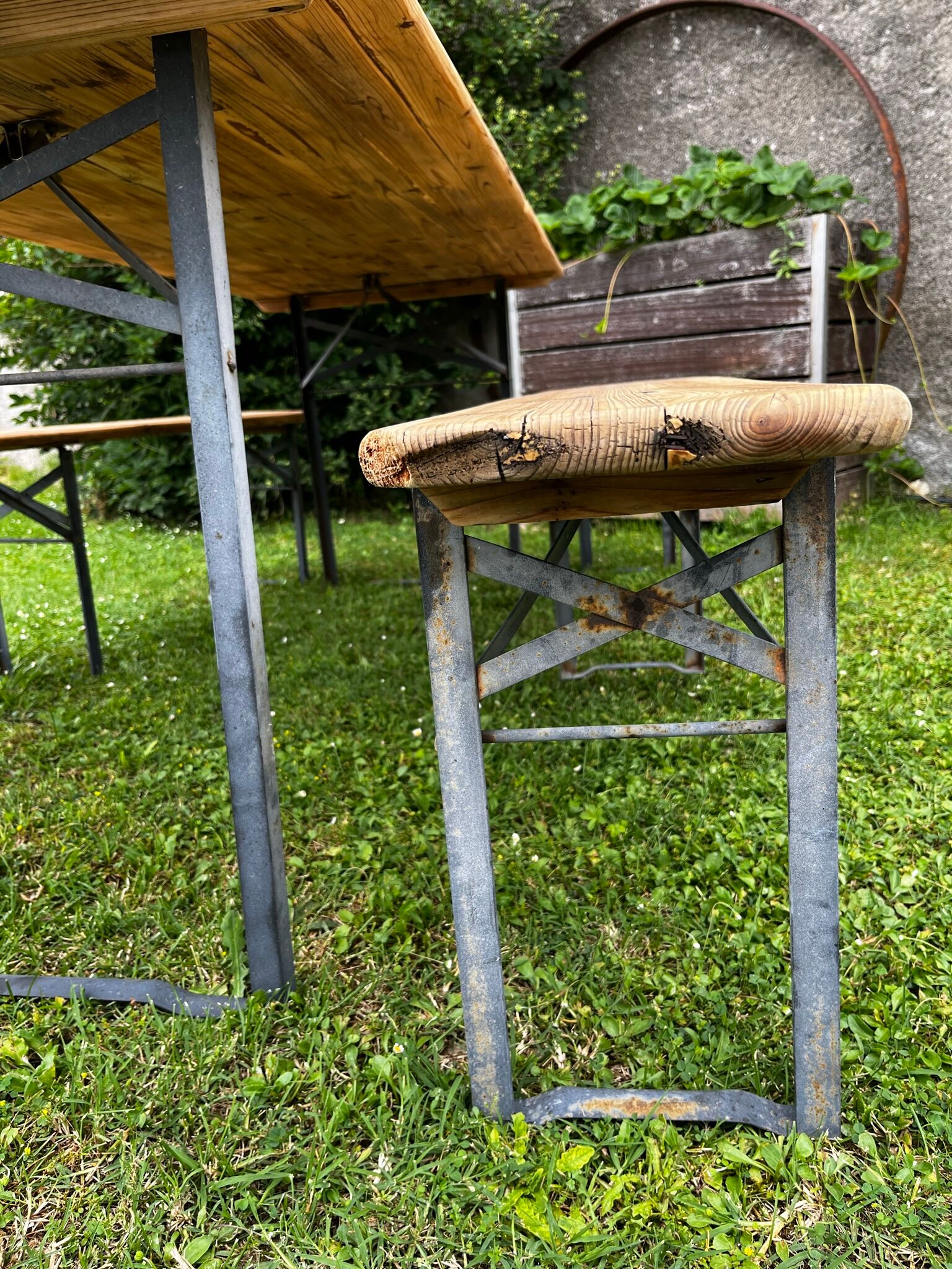 Guinguette table and benches