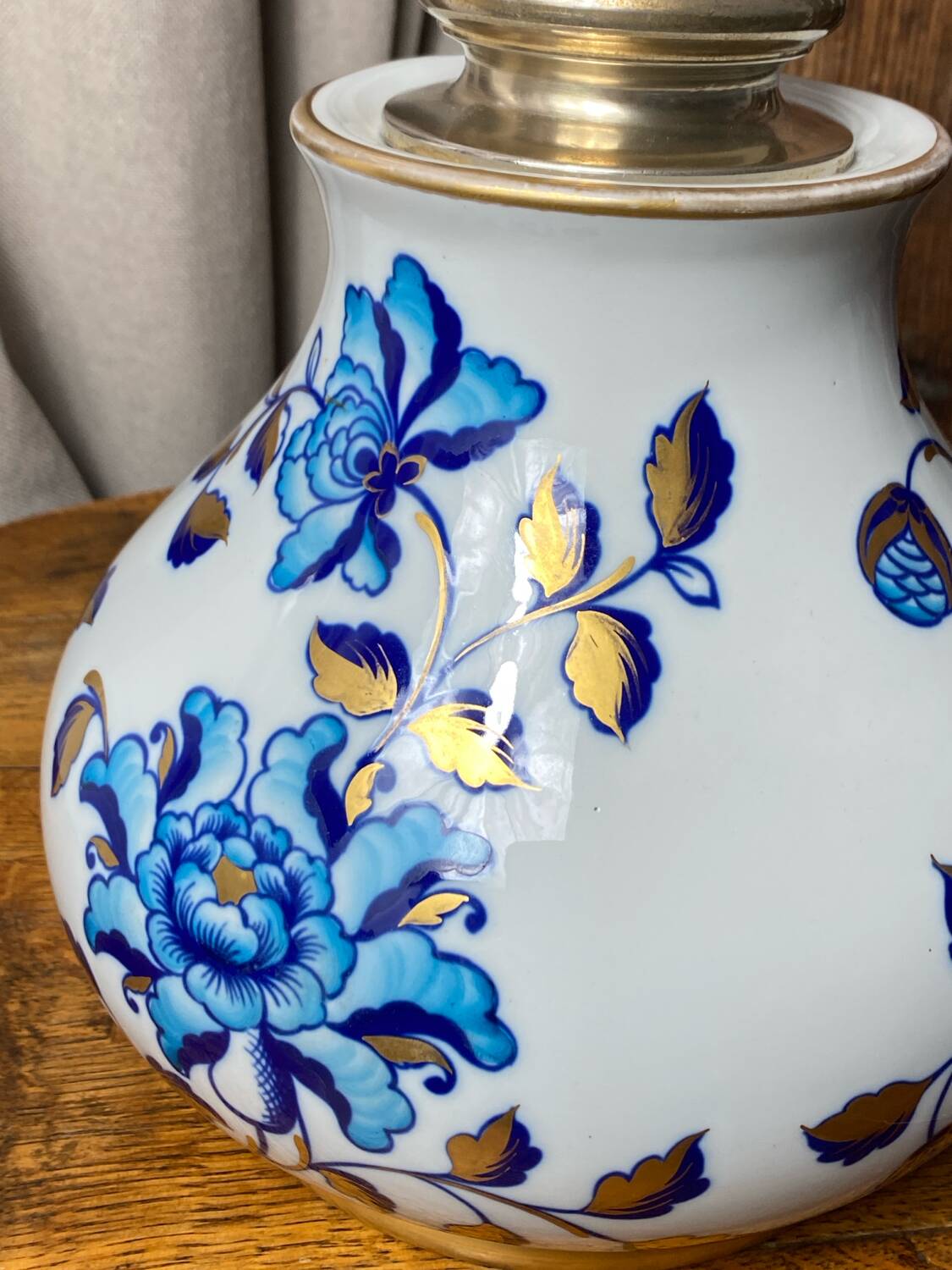 Guila Mangani lamp in porcelain