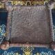 Chaise basse afghane en bois sculpté